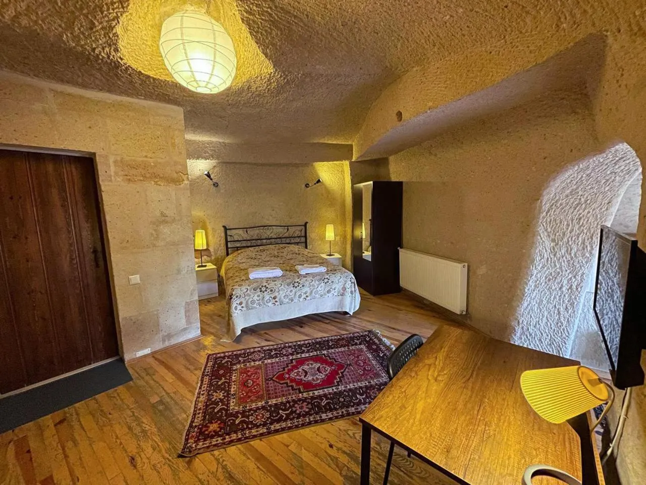 Photo of the whole room, Bed in Karadut Cave Hotel