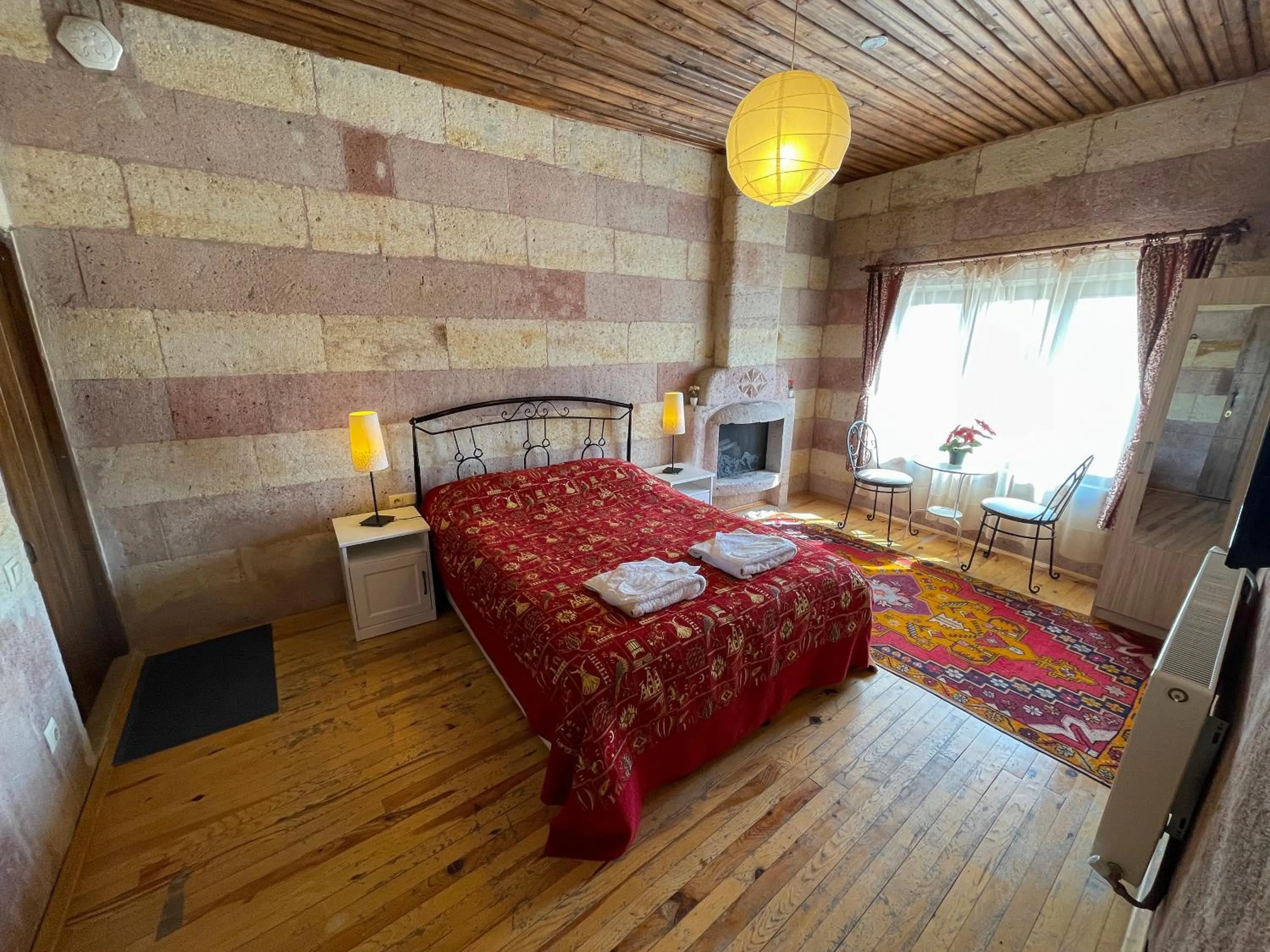 Photo of the whole room, Bed in Karadut Cave Hotel