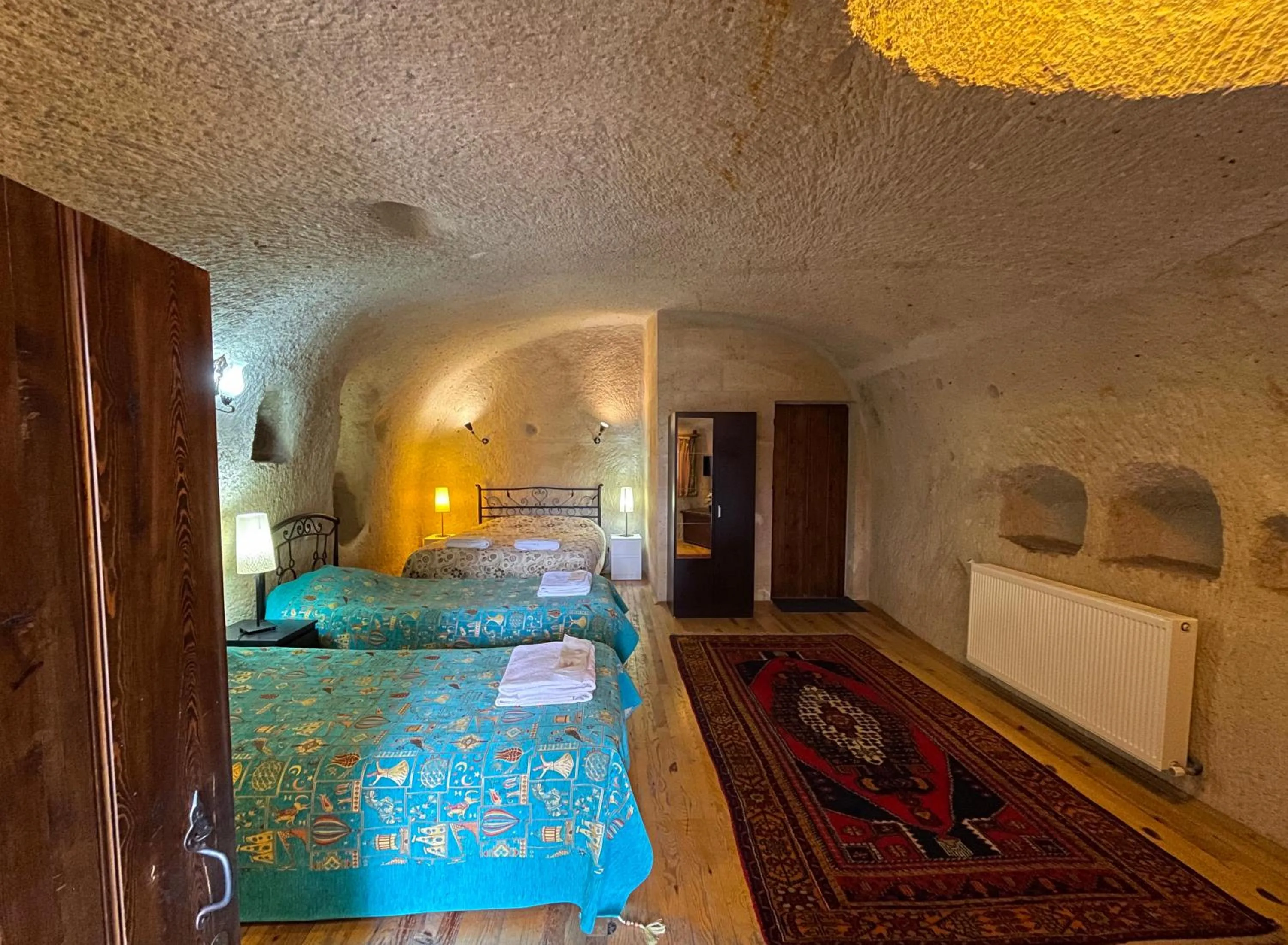 Photo of the whole room, Bed in Karadut Cave Hotel