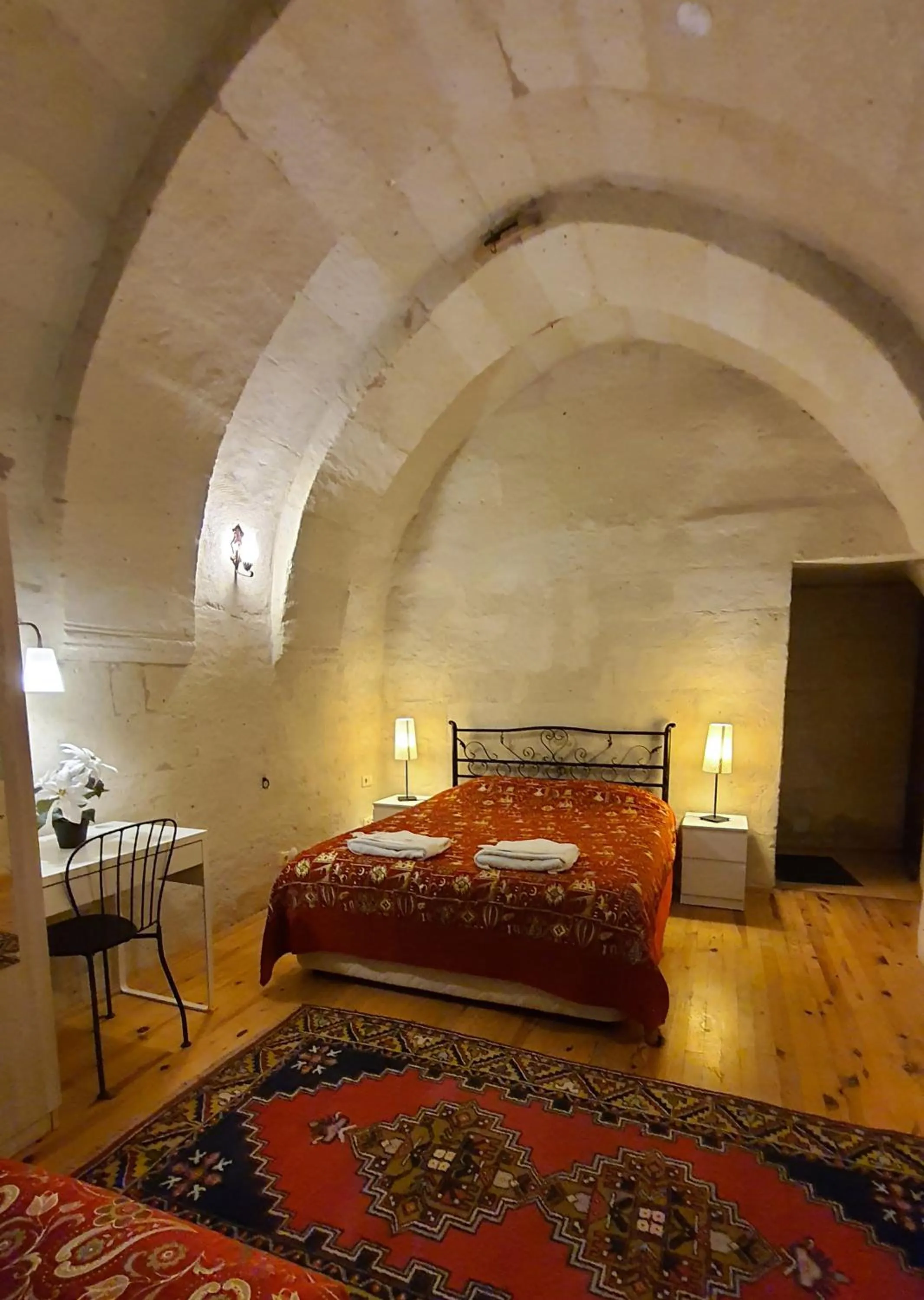 Photo of the whole room, Bed in Karadut Cave Hotel