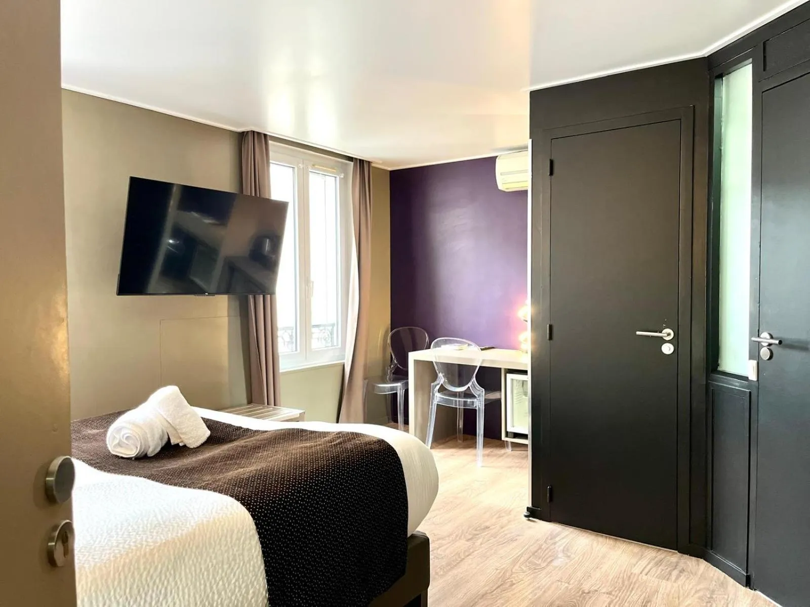 Bed in HOTEL & SPA Le Renard Centre