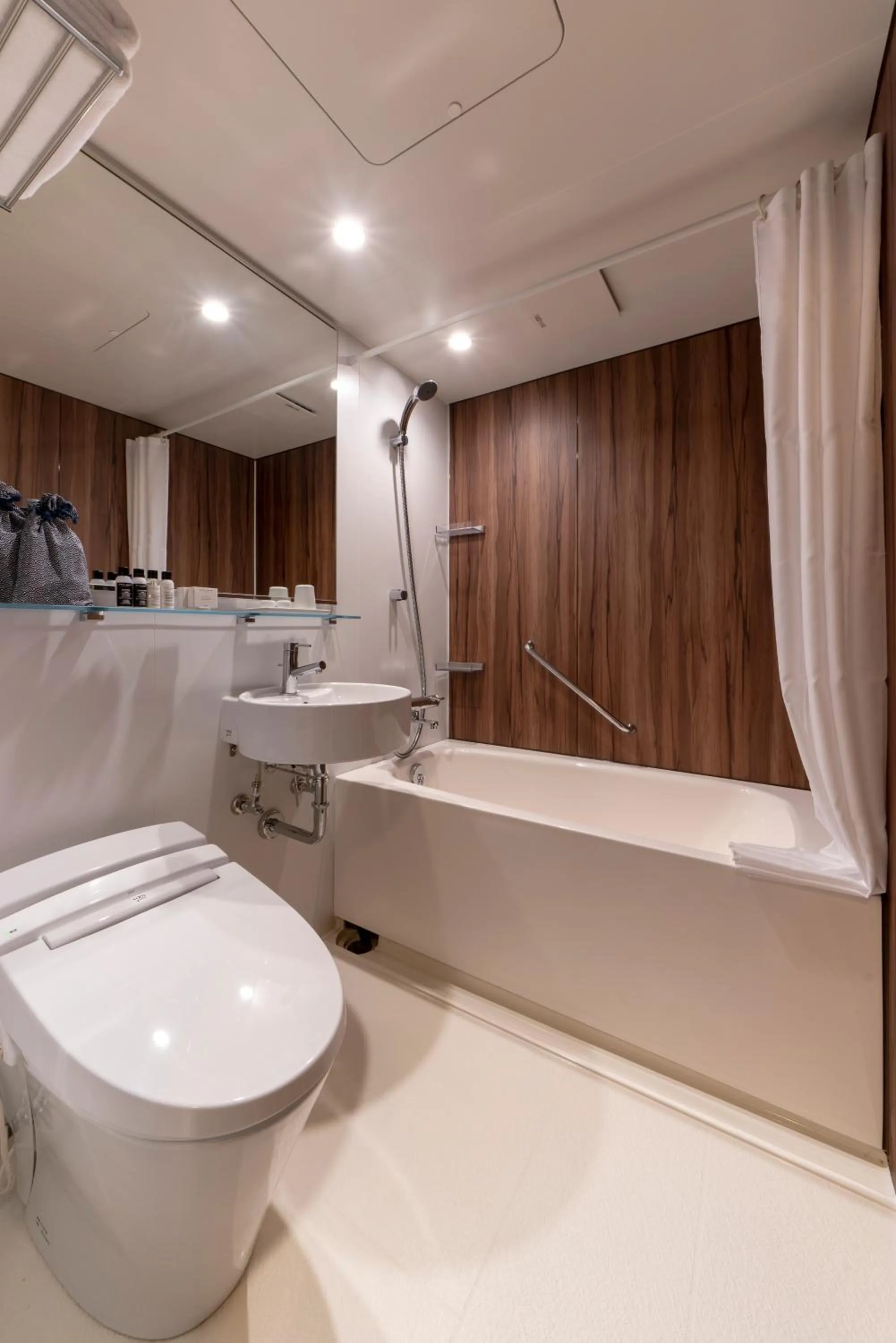 Toilet in The Machiya Kamiumeya