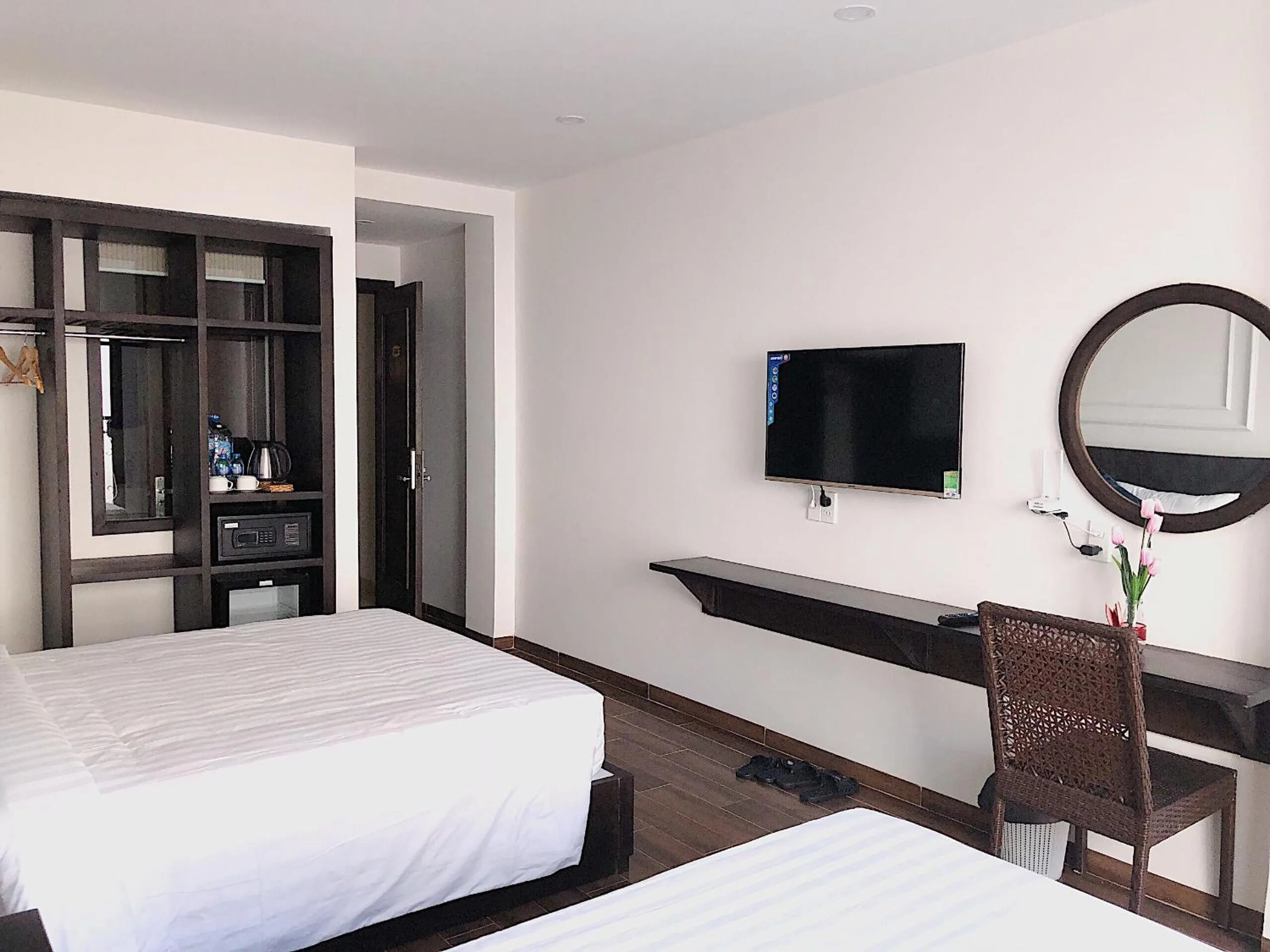 Bedroom, TV/Entertainment Center in Marina Boutique Hotel