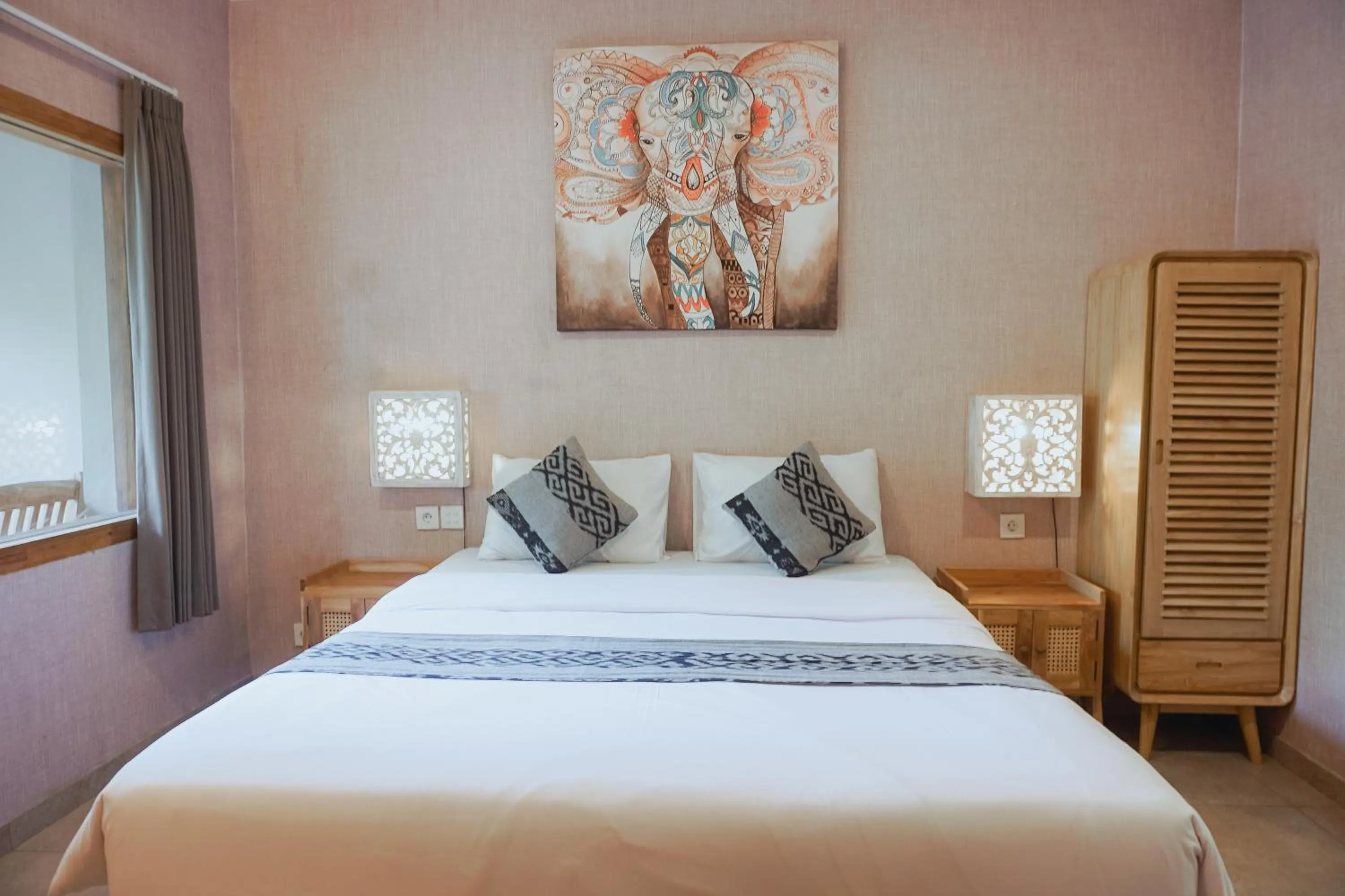 Bed in Coconut Lodge Resort