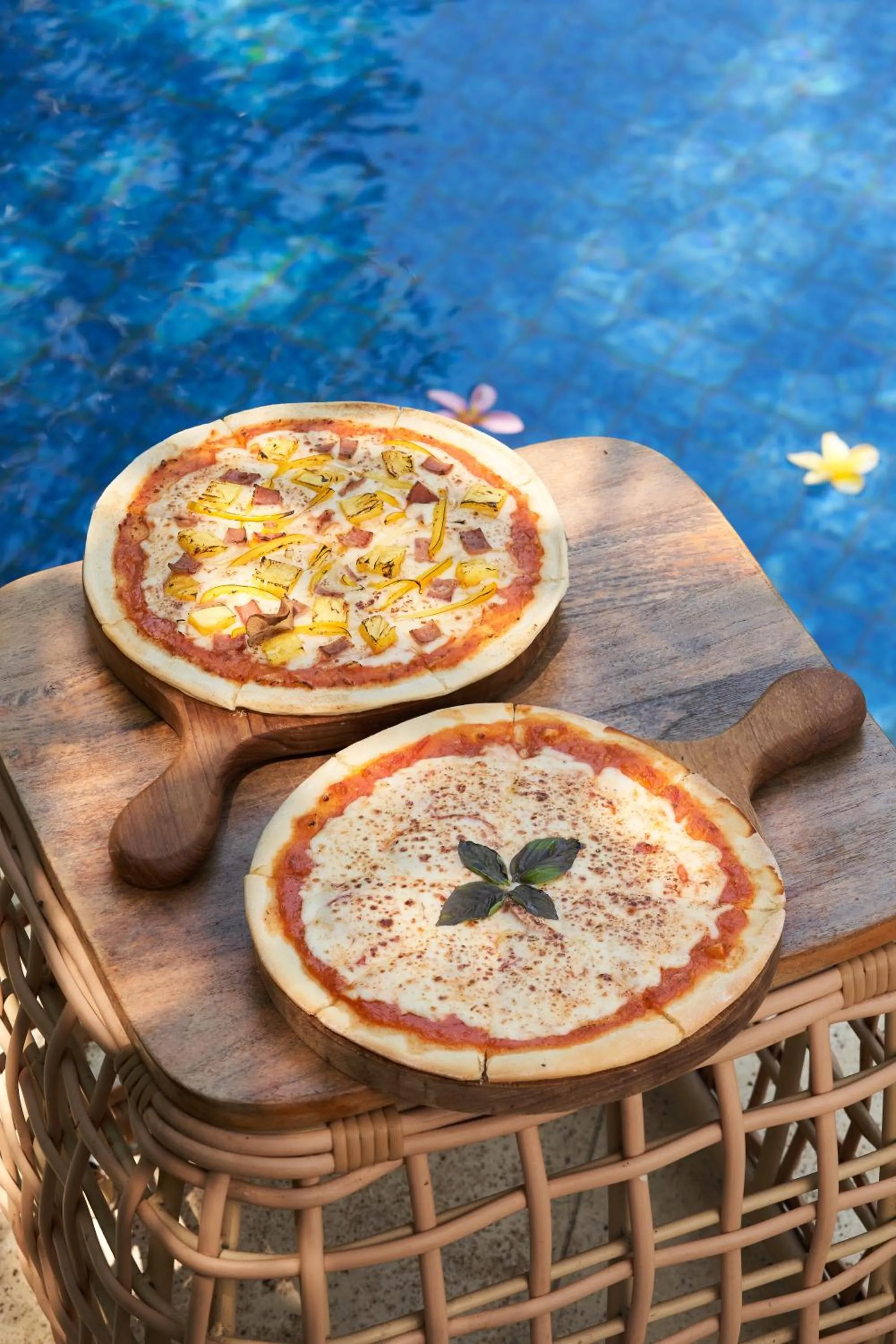 Restaurant/places to eat in Coconut Lodge Resort