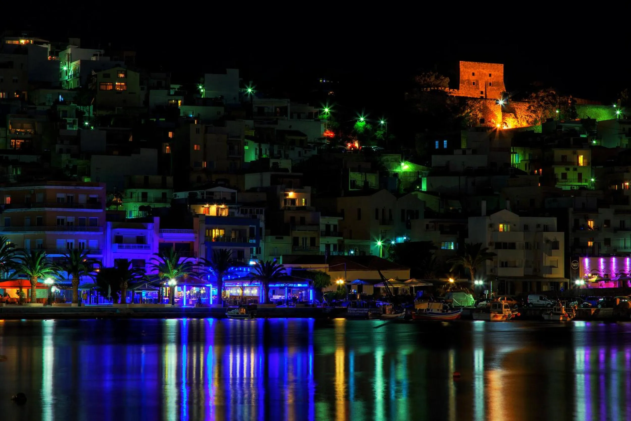 Minos Apartments & Studios