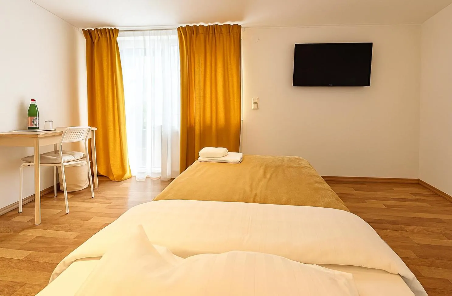 Bed in Airport Messe Hotel