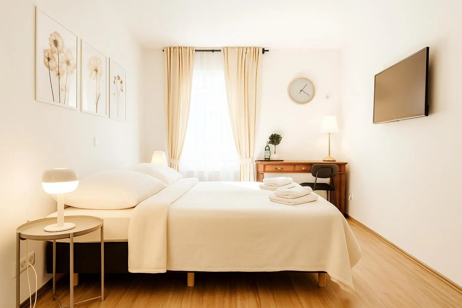 Bed in Airport Messe Hotel