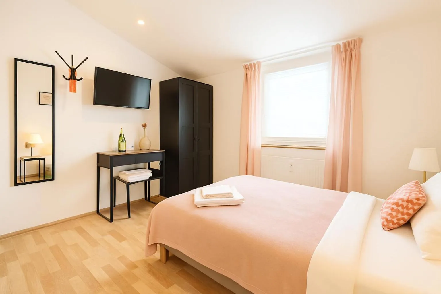 Bed in Airport Messe Hotel