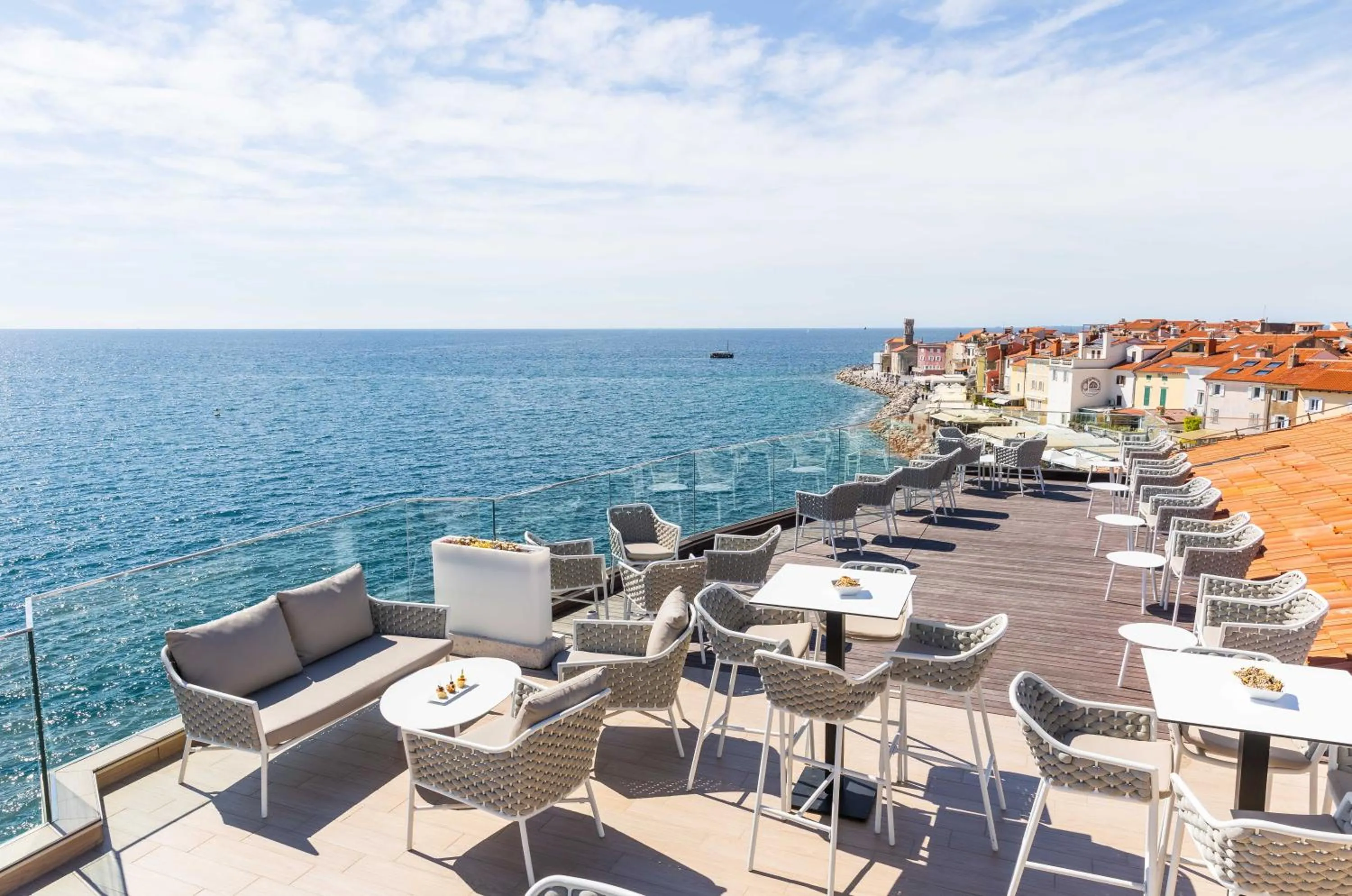Lounge or bar in Hotel Piran