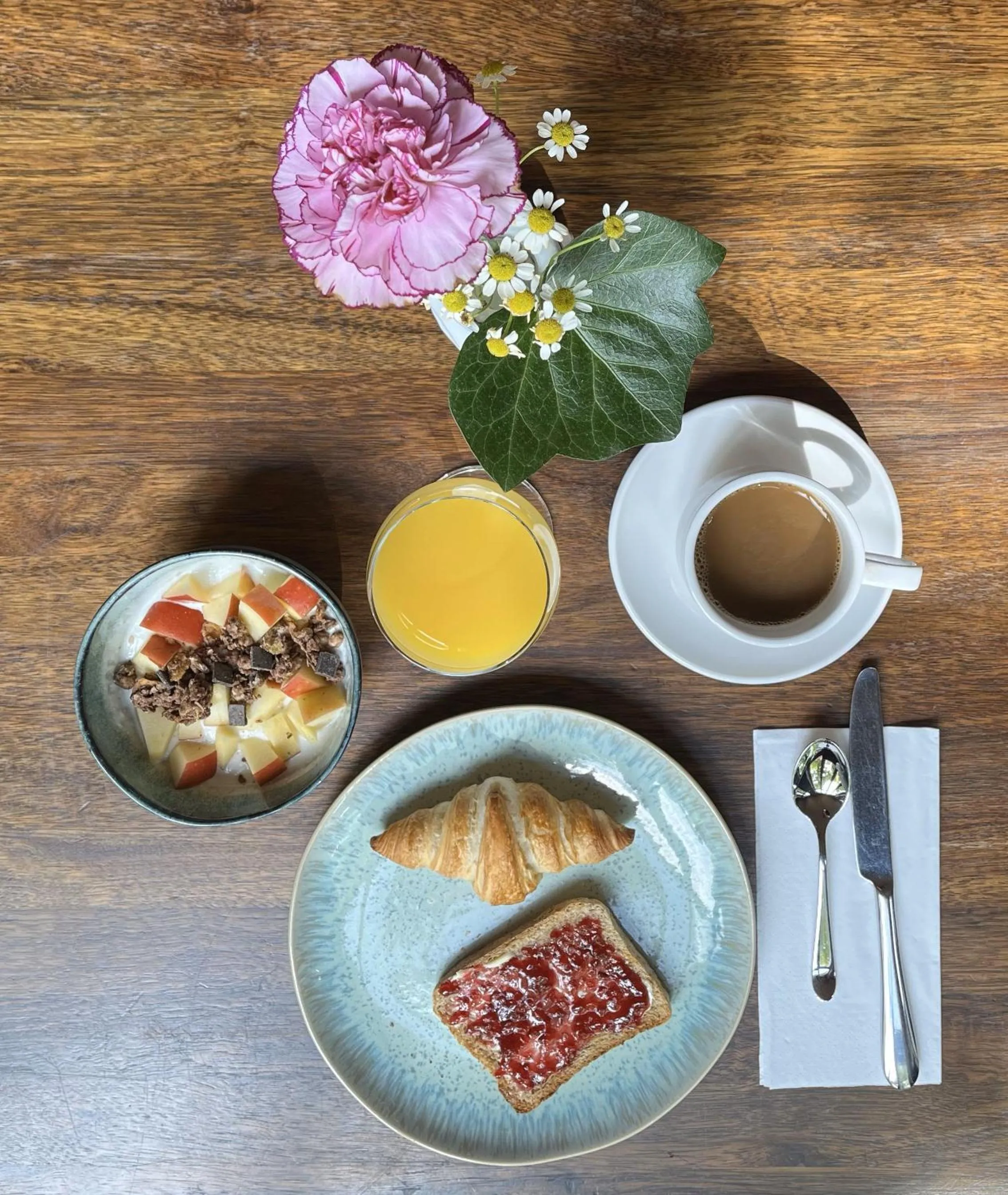 Breakfast in YoHo - The Young Hotel