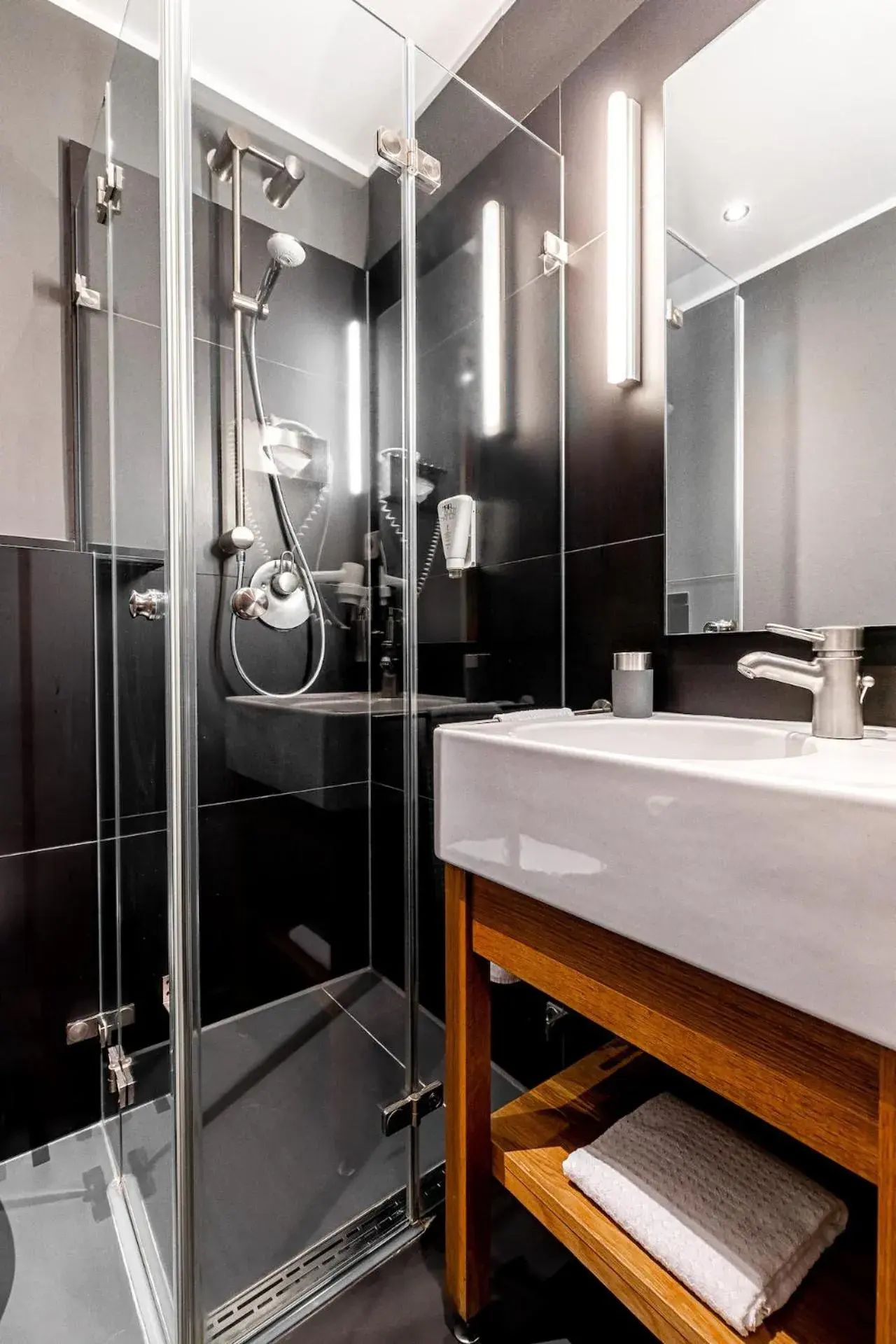 Deluxe Single Room in YoHo - The Young Hotel Deluxe Single Room in YoHo - The Young Hotel