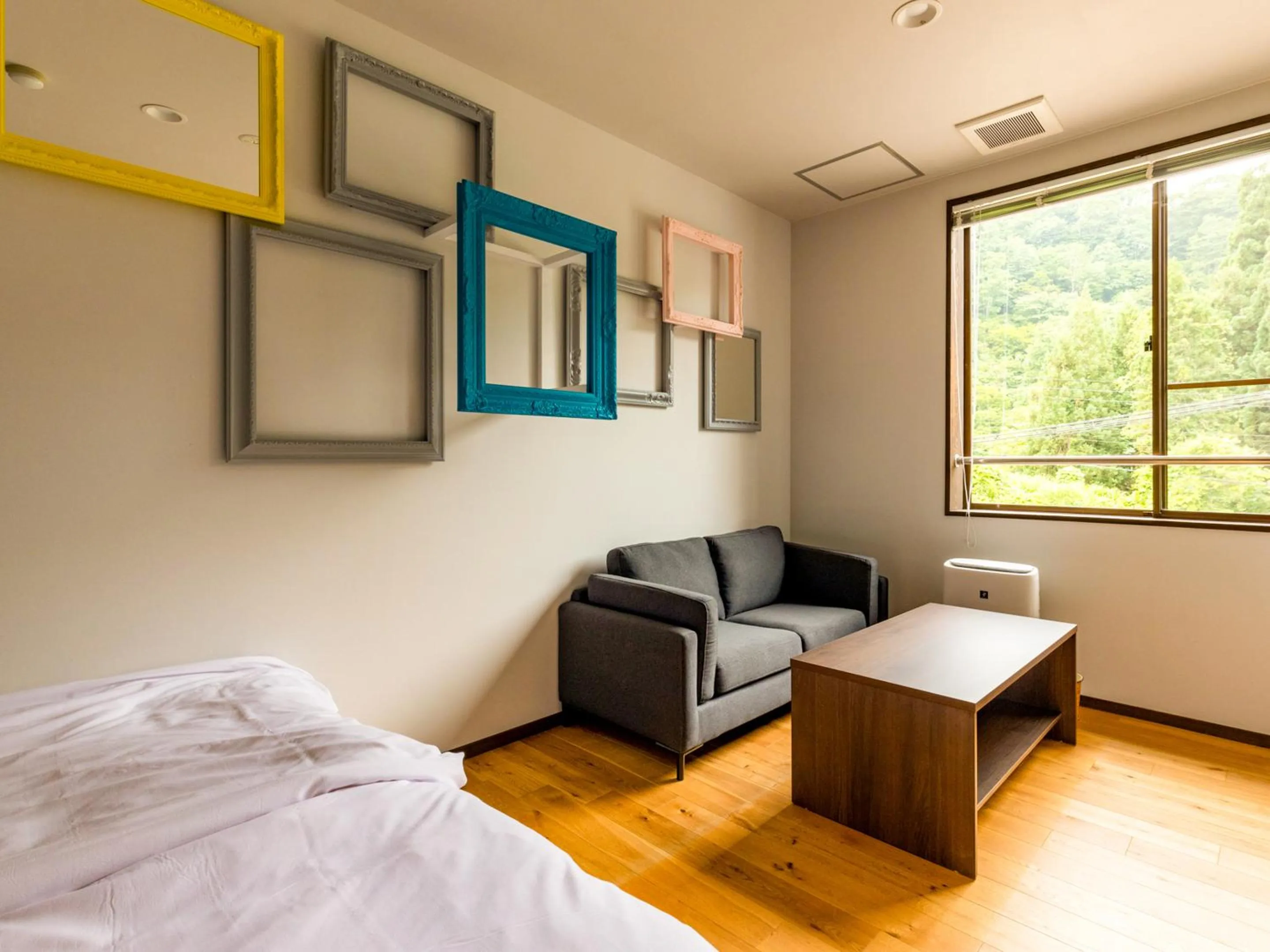 Photo of the whole room, Bed in Auberge 醸す森 "kamosu mori"