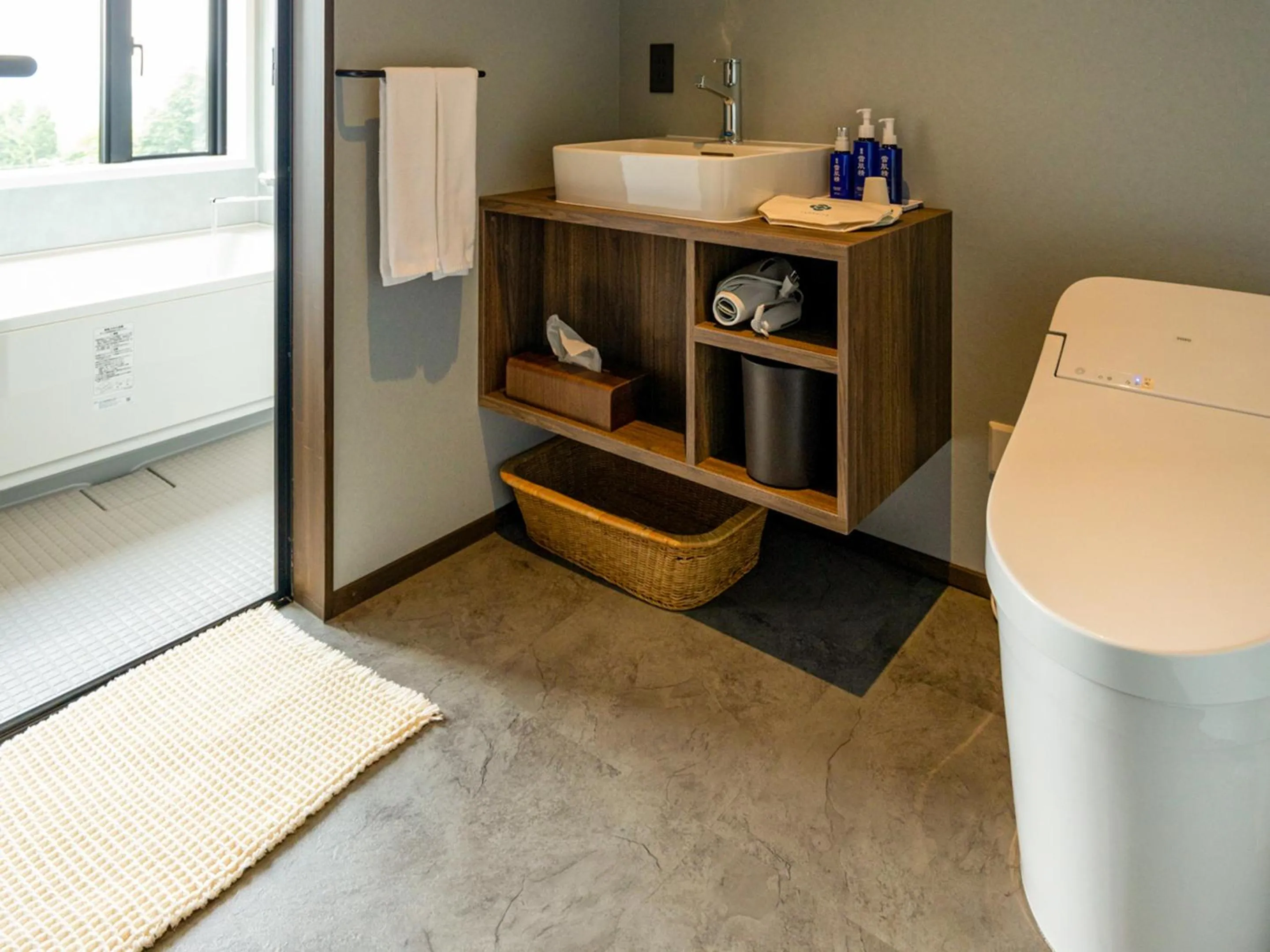 Toilet in Auberge 醸す森 "kamosu mori"