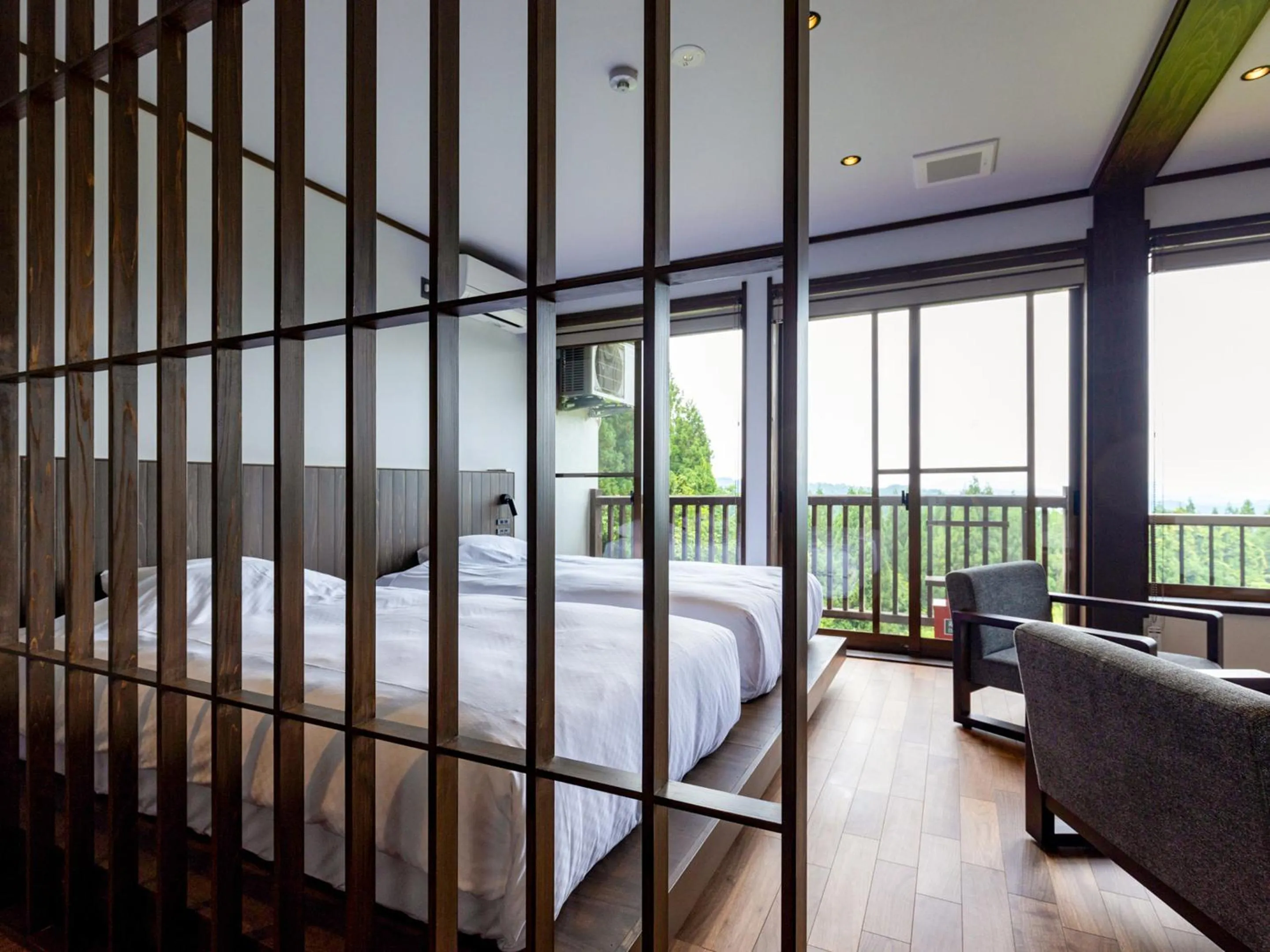 Photo of the whole room, Bed in Auberge 醸す森 "kamosu mori"