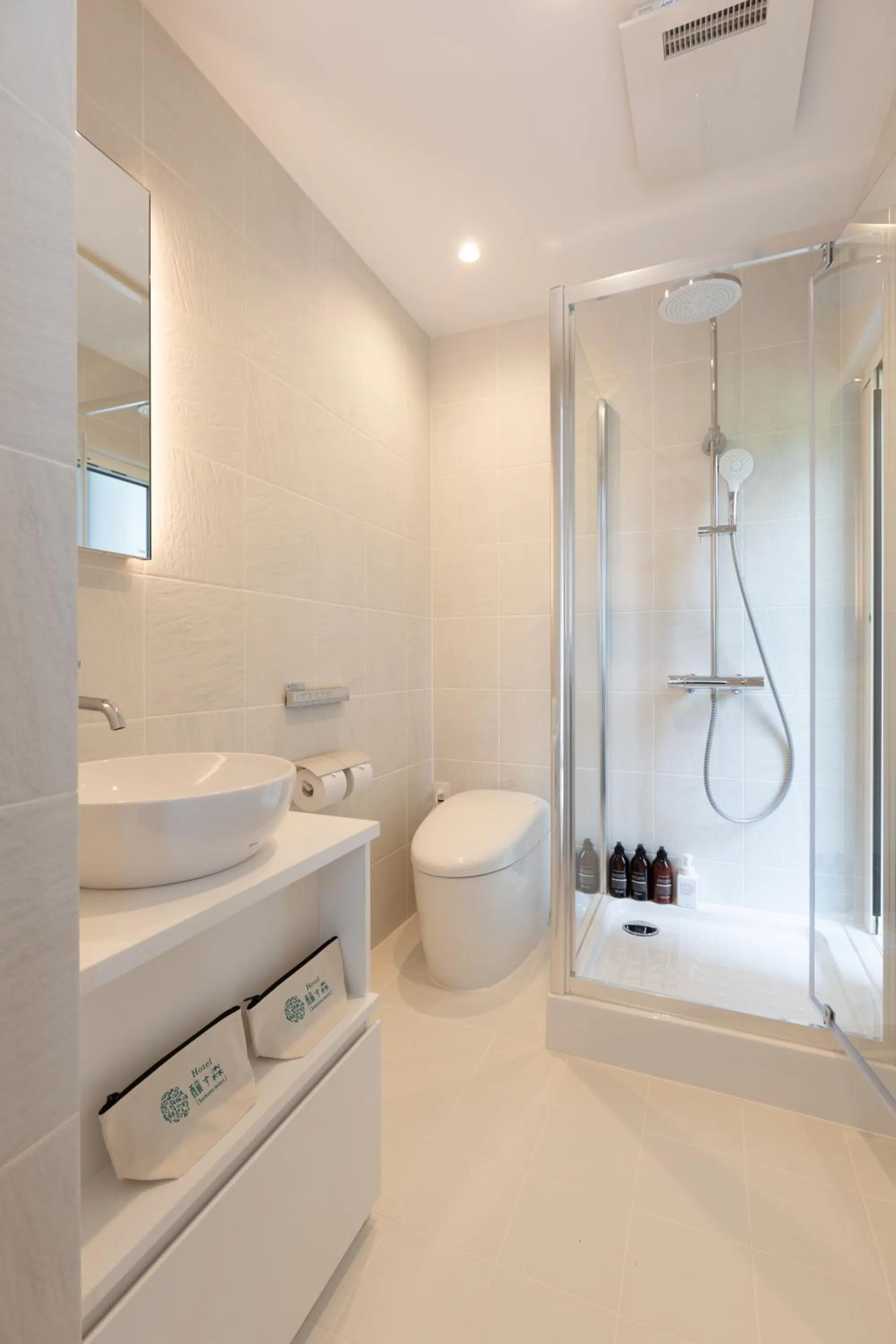 Shower in Auberge 醸す森 "kamosu mori"