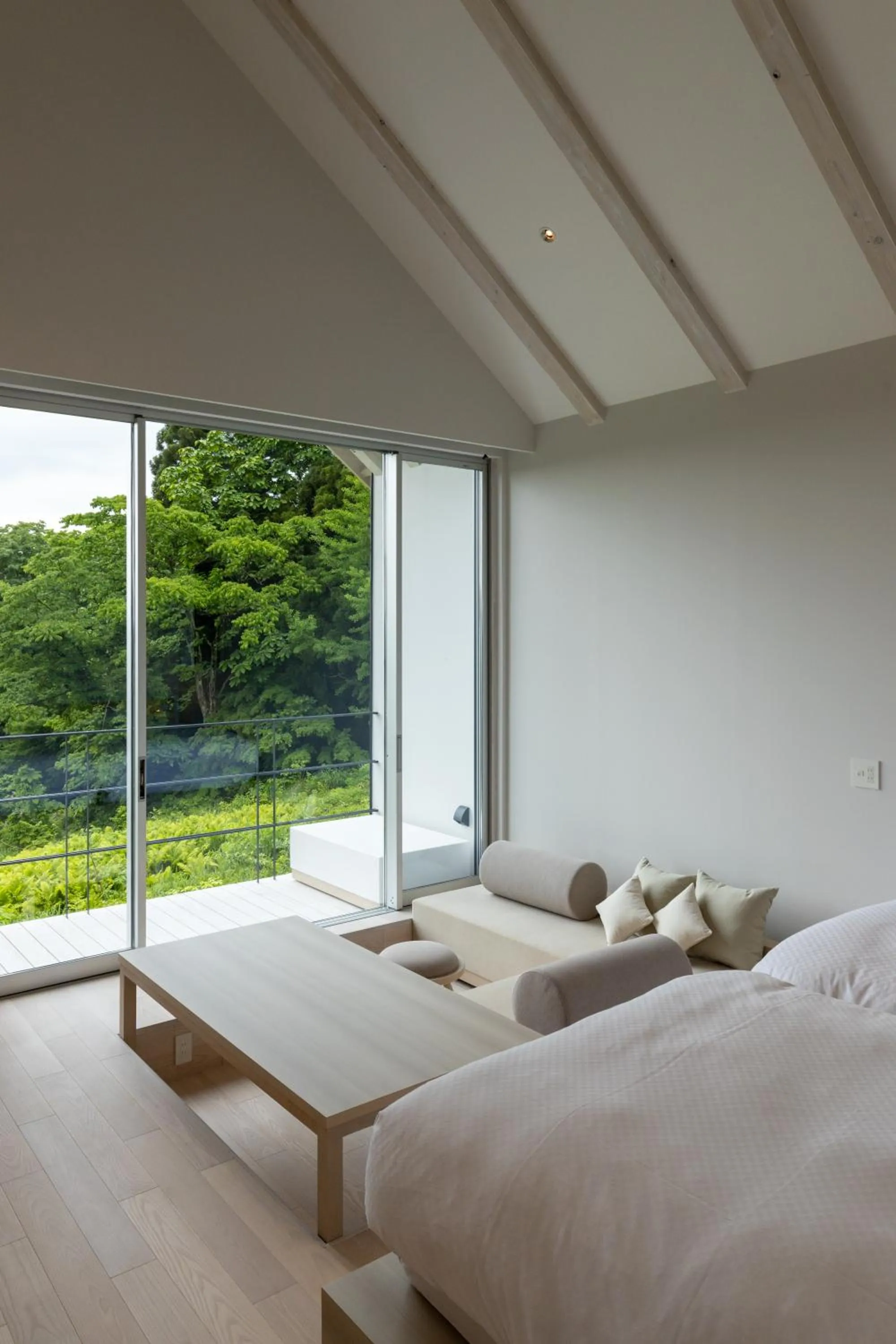 Photo of the whole room, Bed in Auberge 醸す森 "kamosu mori"