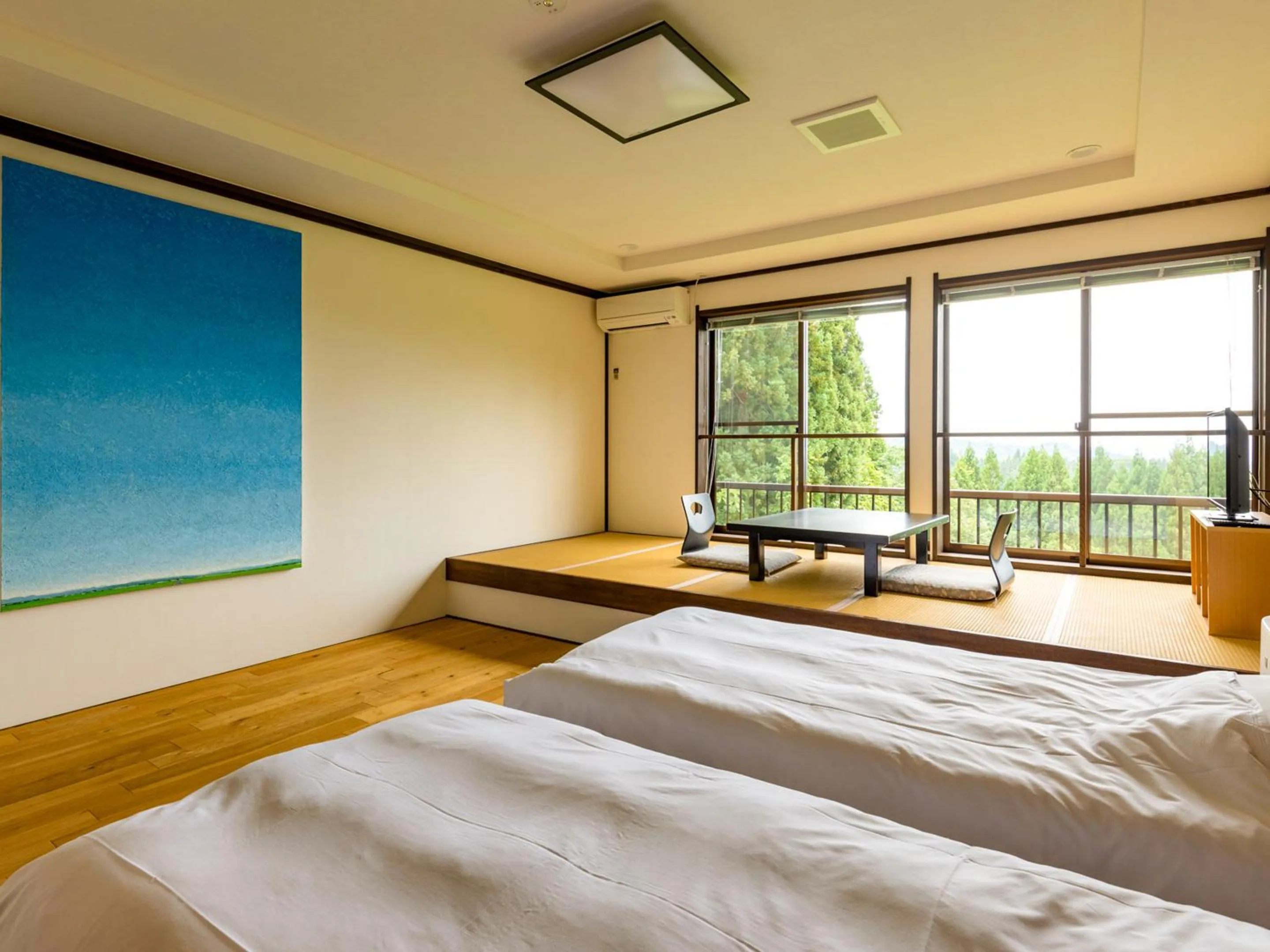 Photo of the whole room, Bed in Auberge 醸す森 "kamosu mori"