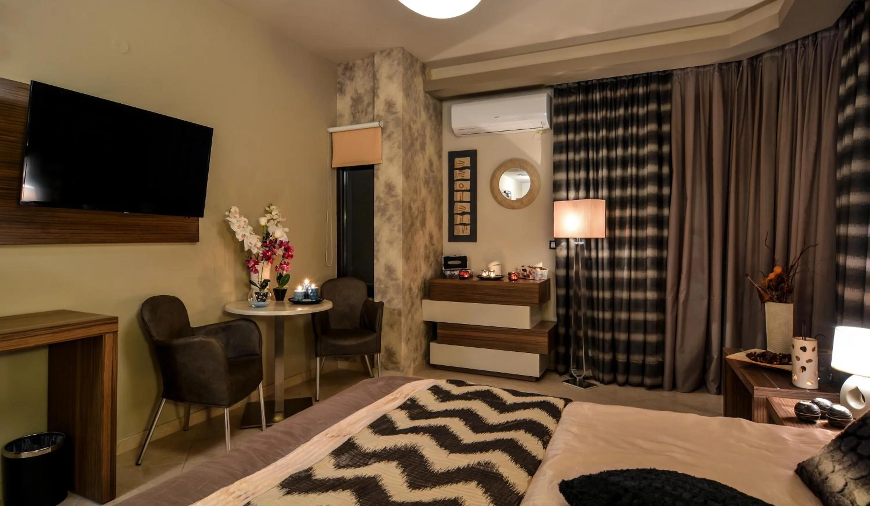 Photo of the whole room in Porto Del Sol Hotel