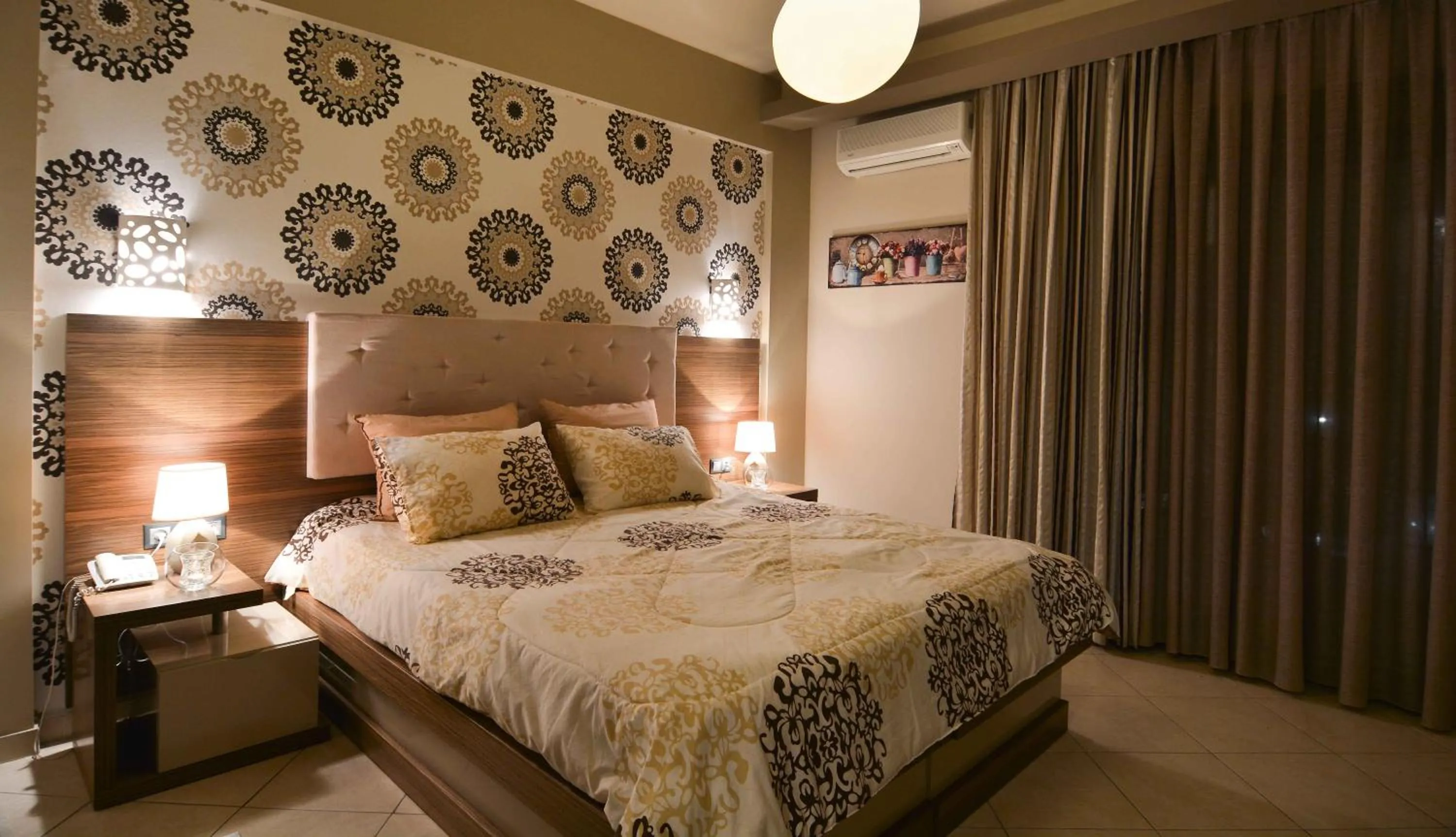 Bed in Porto Del Sol Hotel