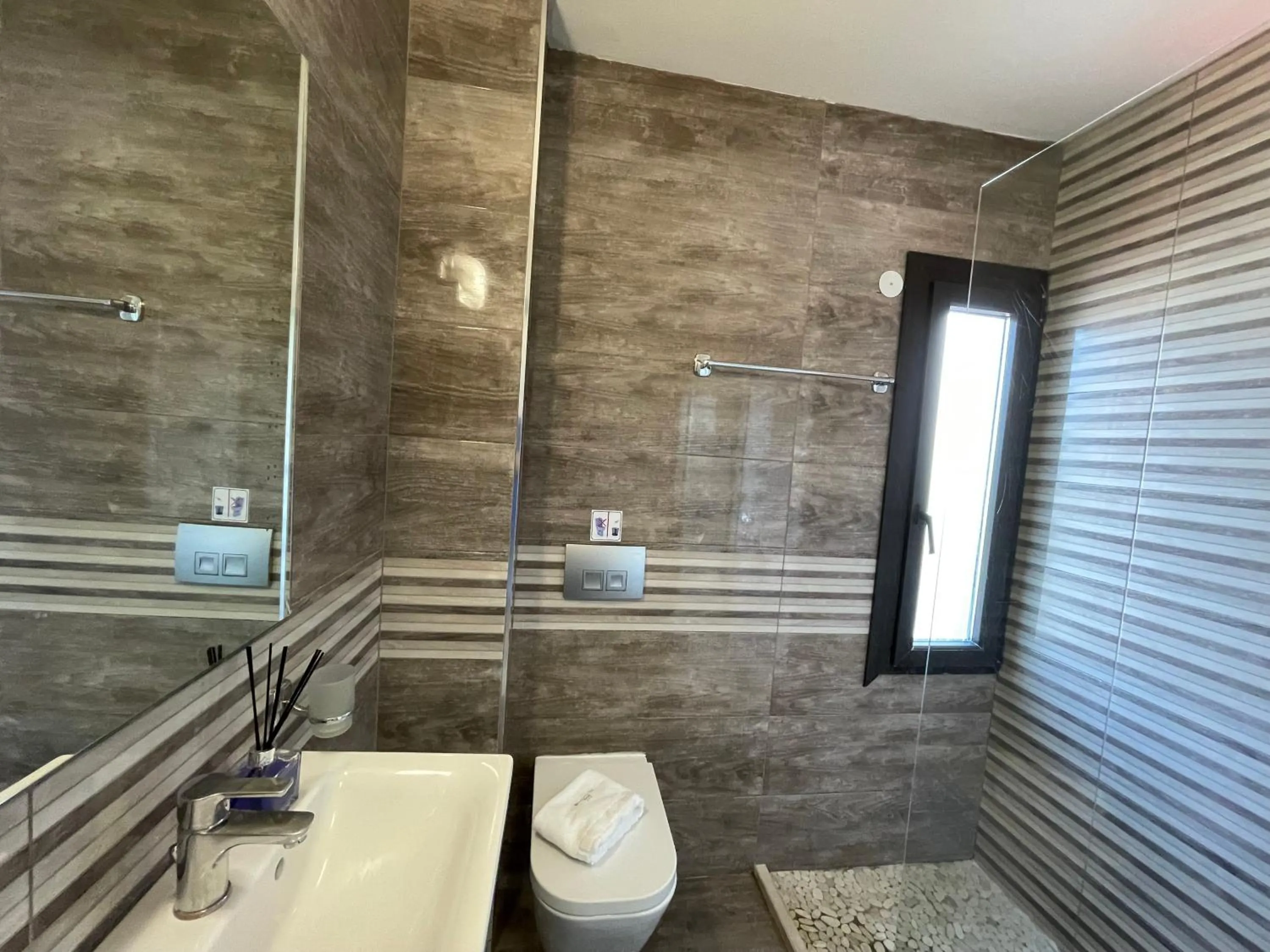 Shower in Porto Del Sol Hotel