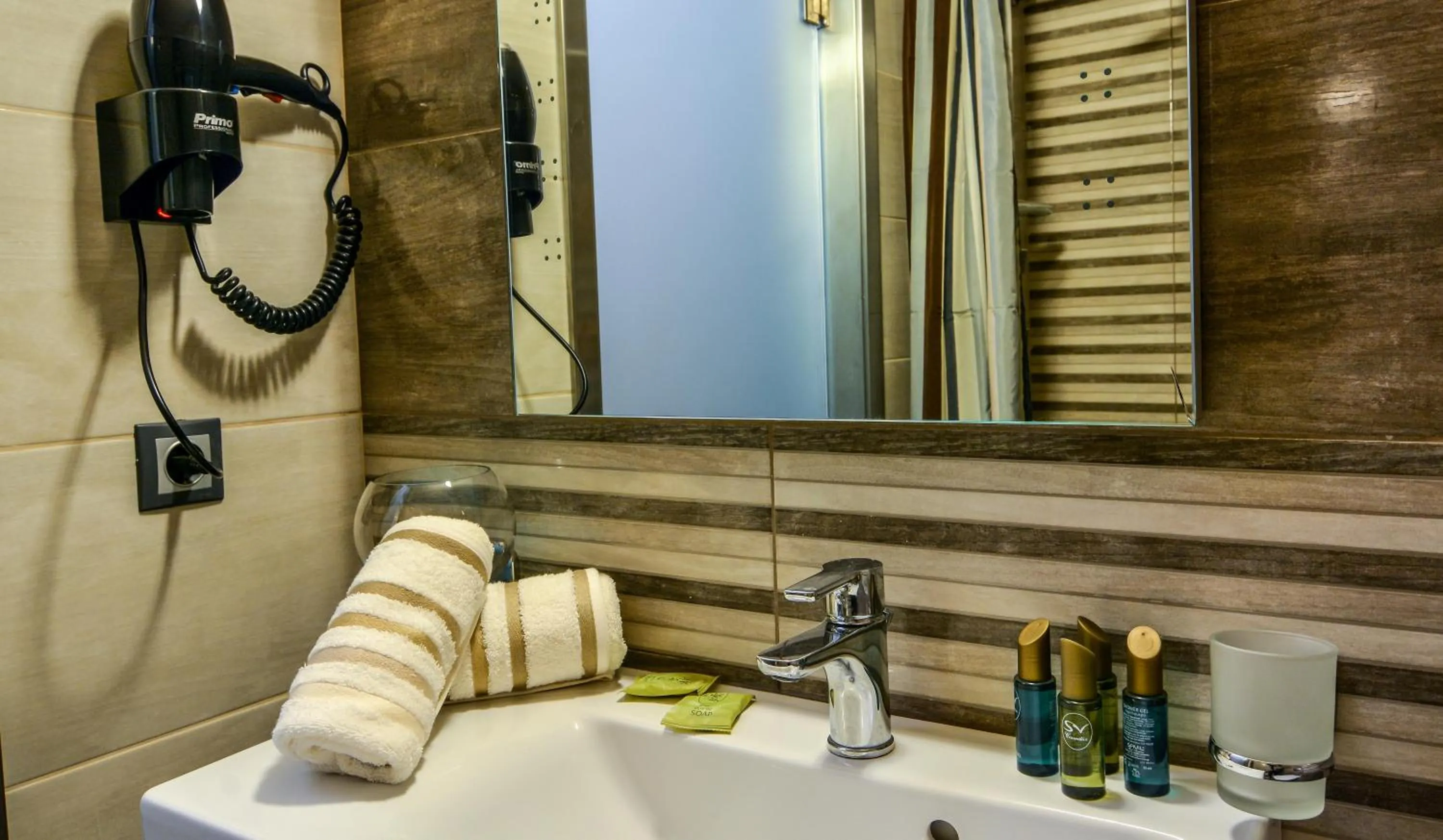 Bathroom in Porto Del Sol Hotel