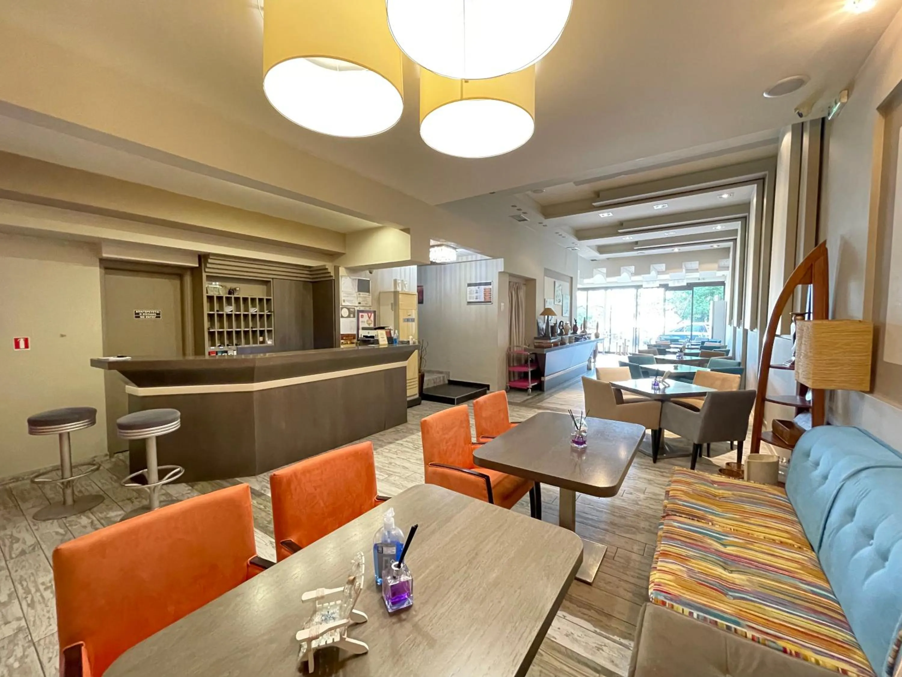 Living room in Porto Del Sol Hotel