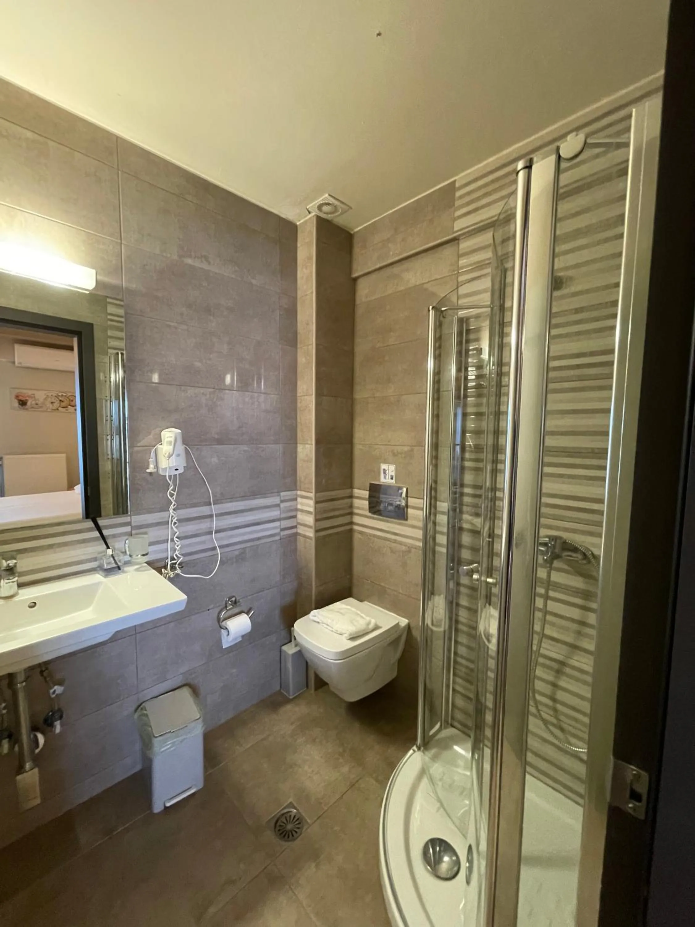 Shower in Porto Del Sol Hotel