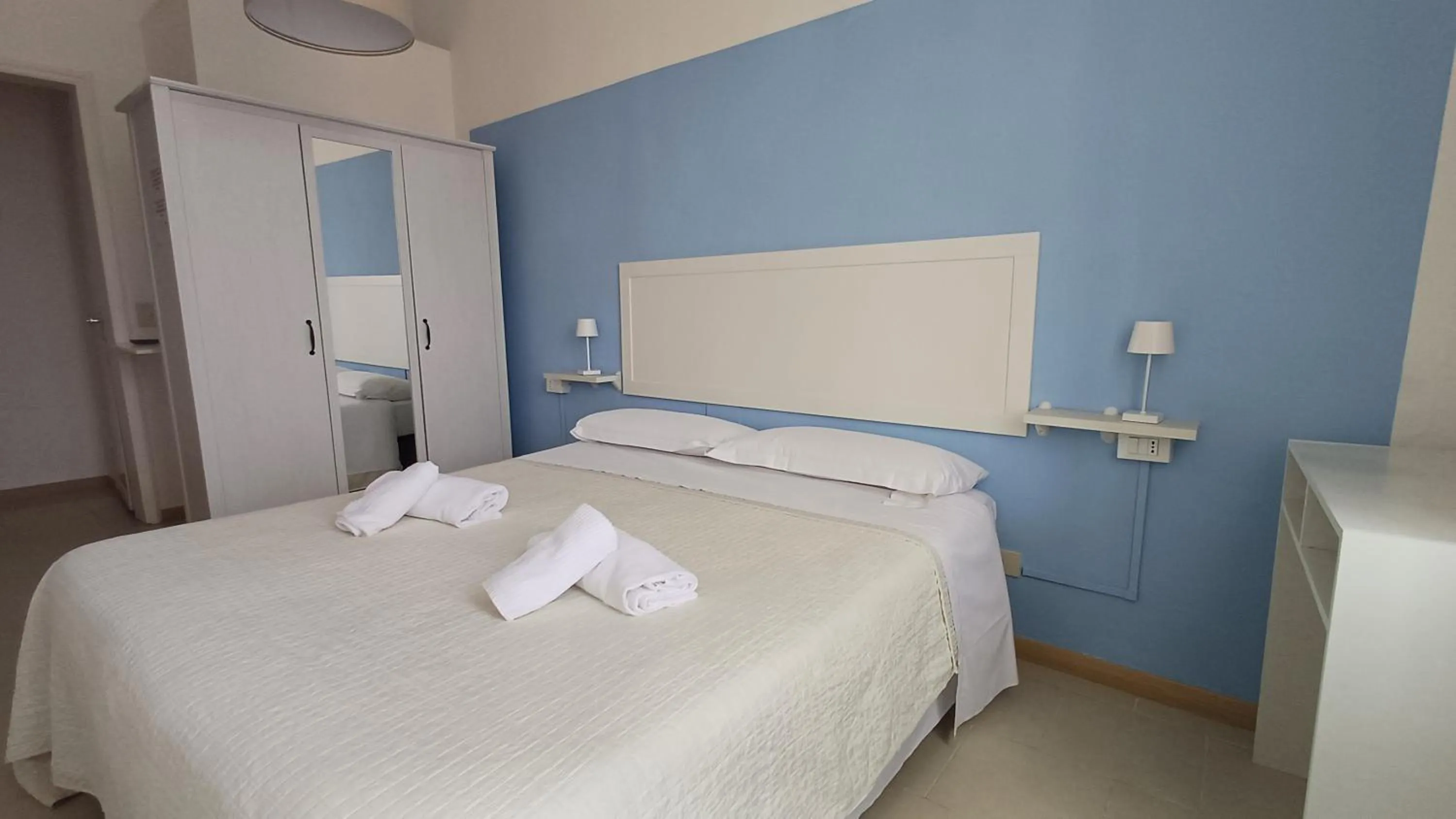 Bed in Hotel Canarco