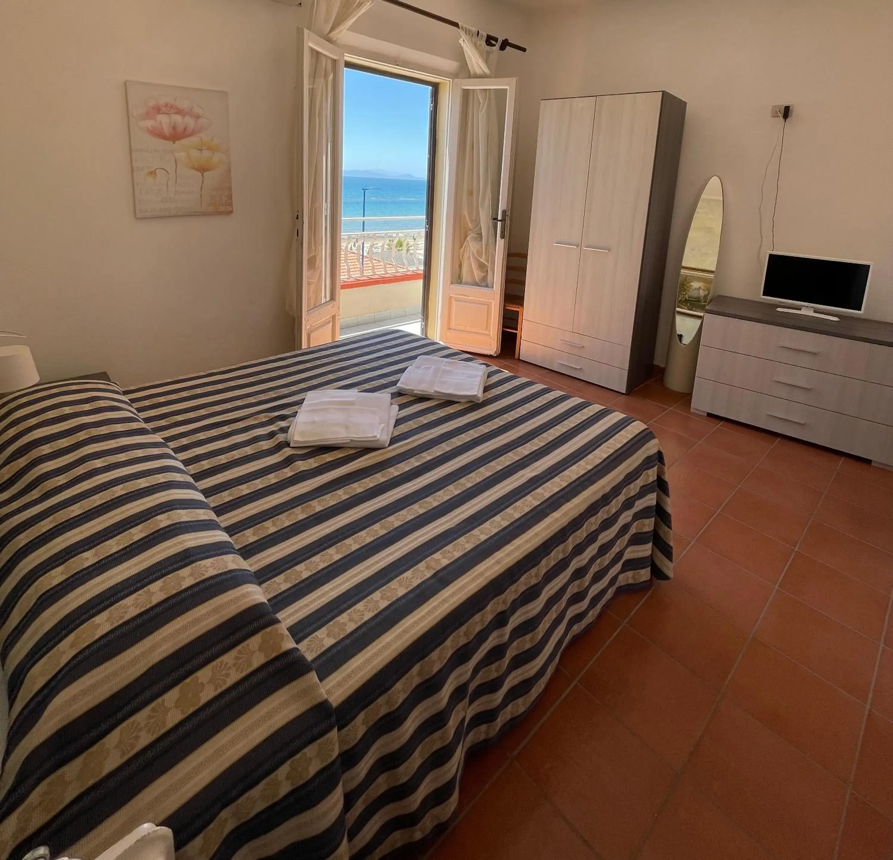 Double Room with Sea View in Hotel Eden Double Room with Sea View in Hotel Eden