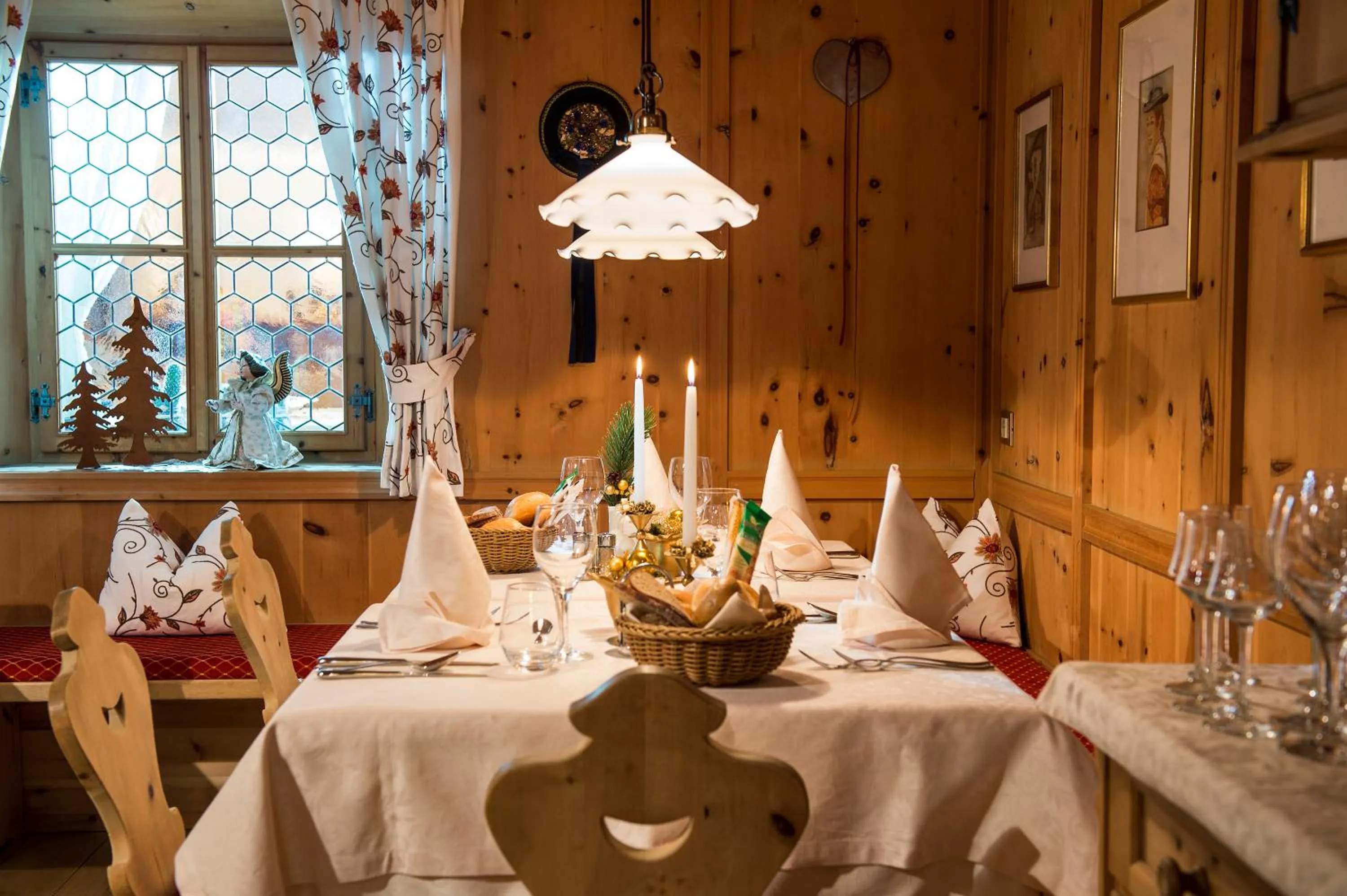 Restaurant/places to eat in Hotel Reischach