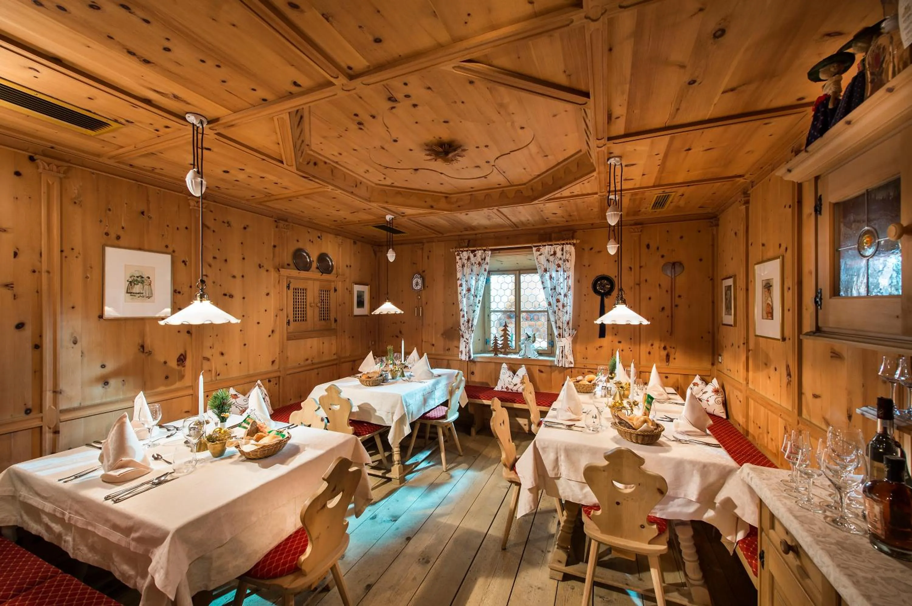 Restaurant/places to eat in Hotel Reischach