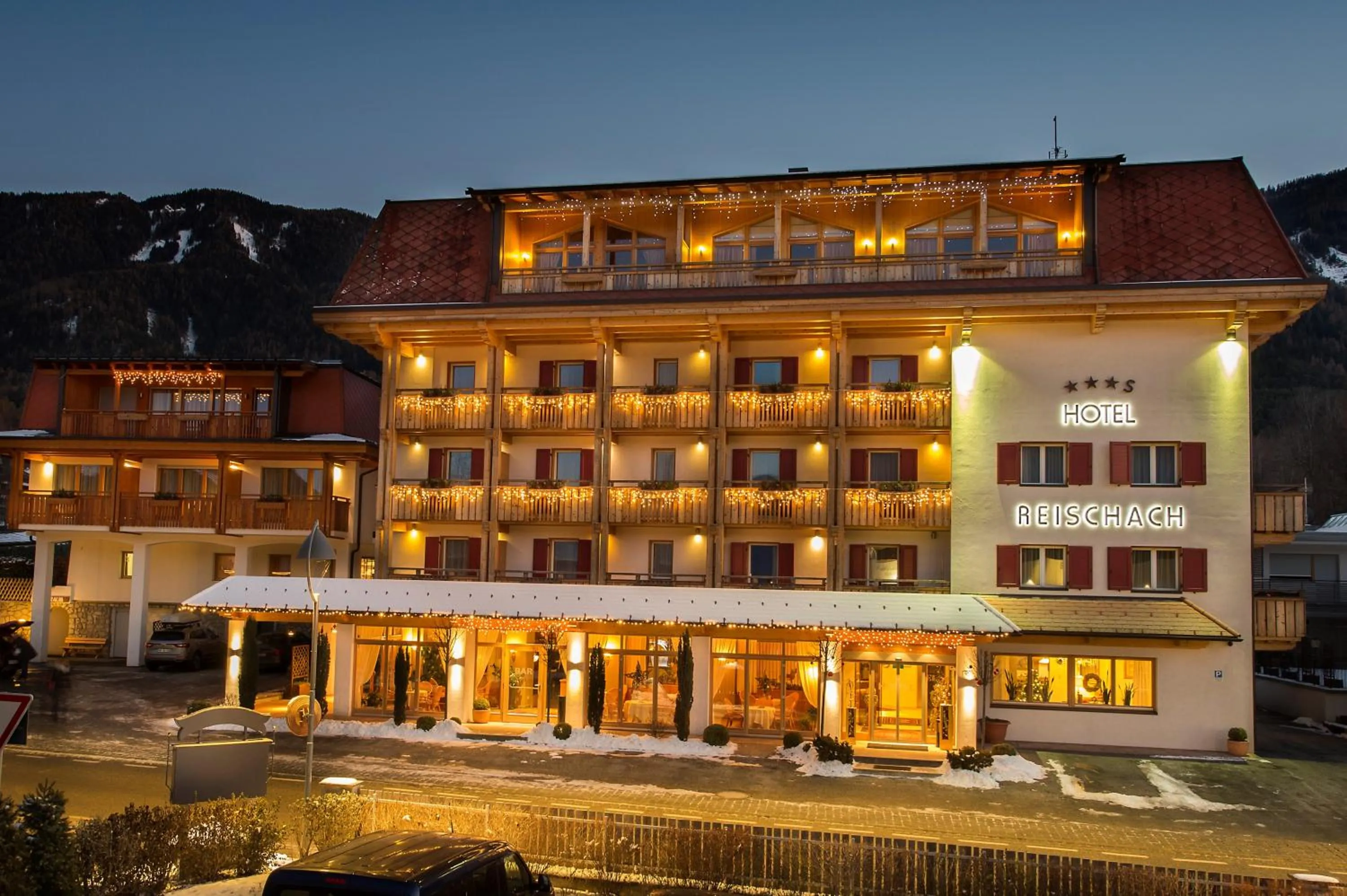 Facade/entrance in Hotel Reischach