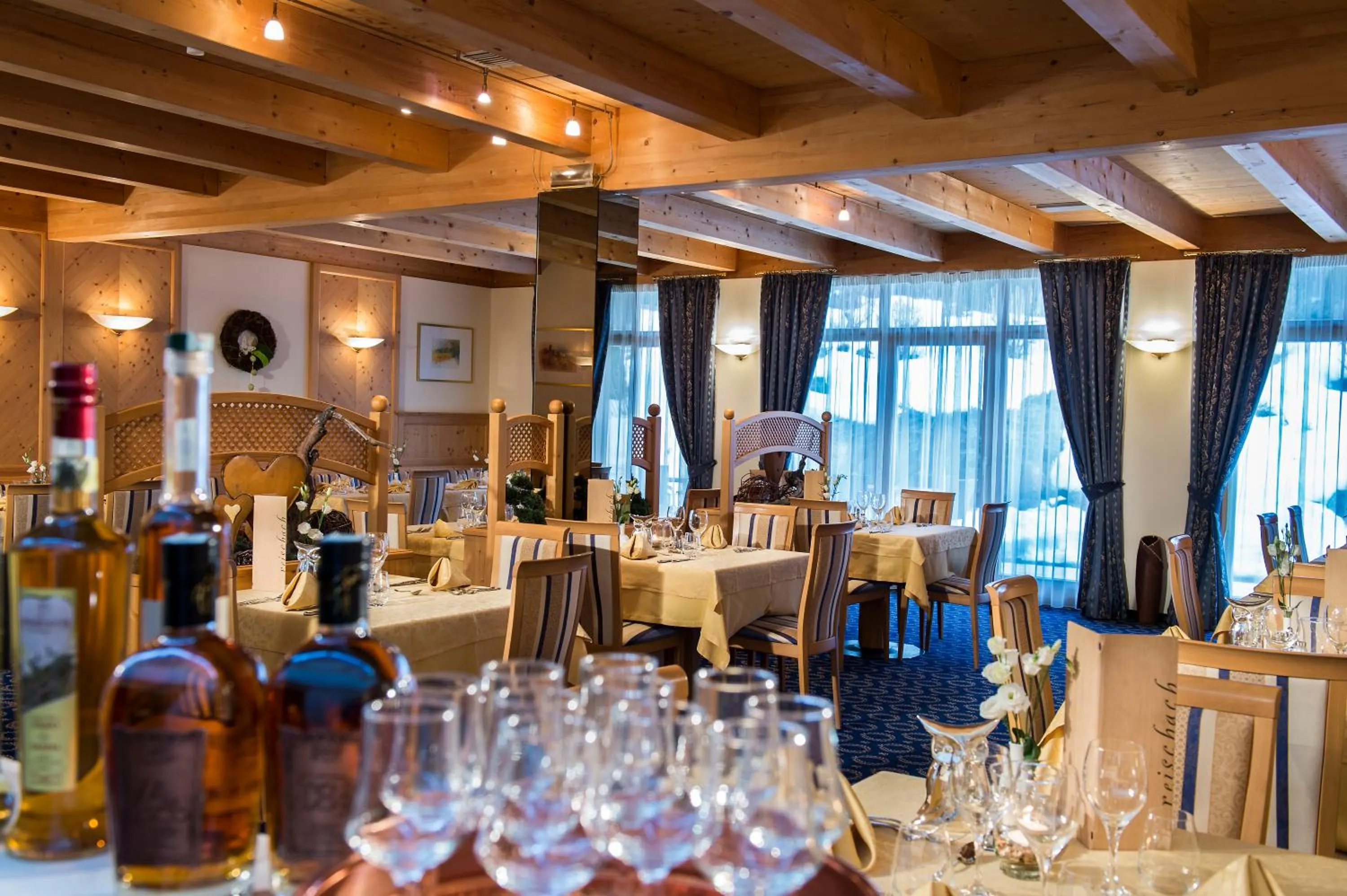 Restaurant/places to eat in Hotel Reischach