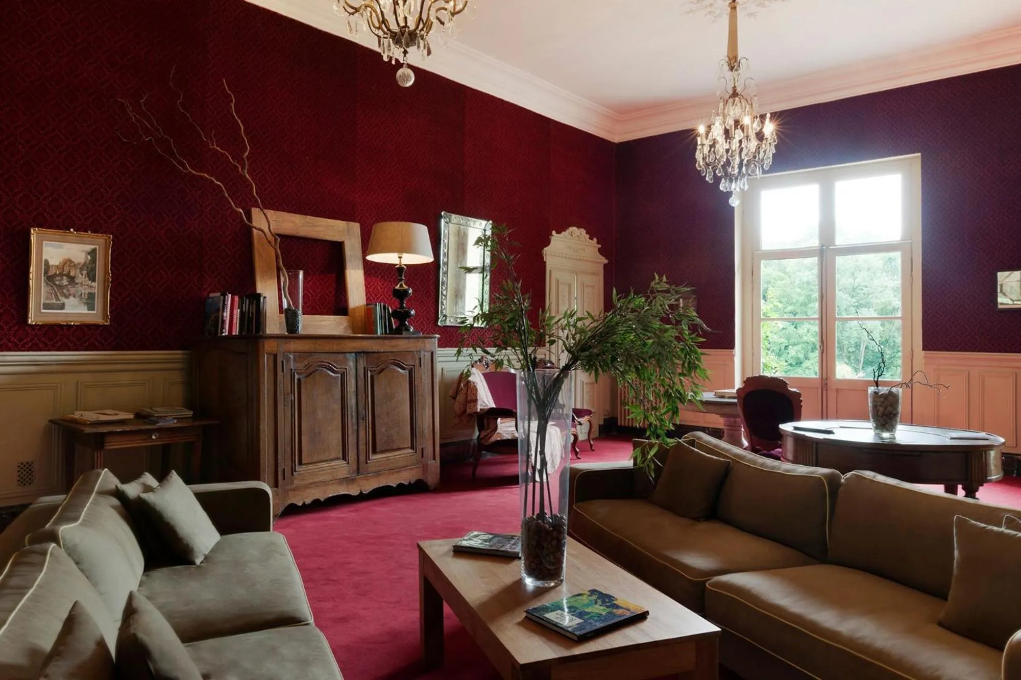 Seating area in Château de Perreux, The Originals Collection