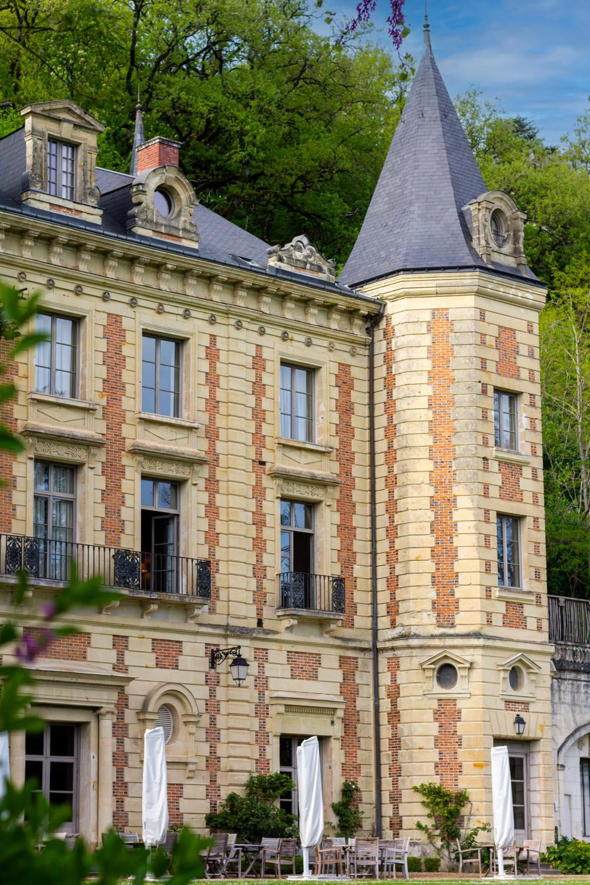 Property building in Château de Perreux, The Originals Collection