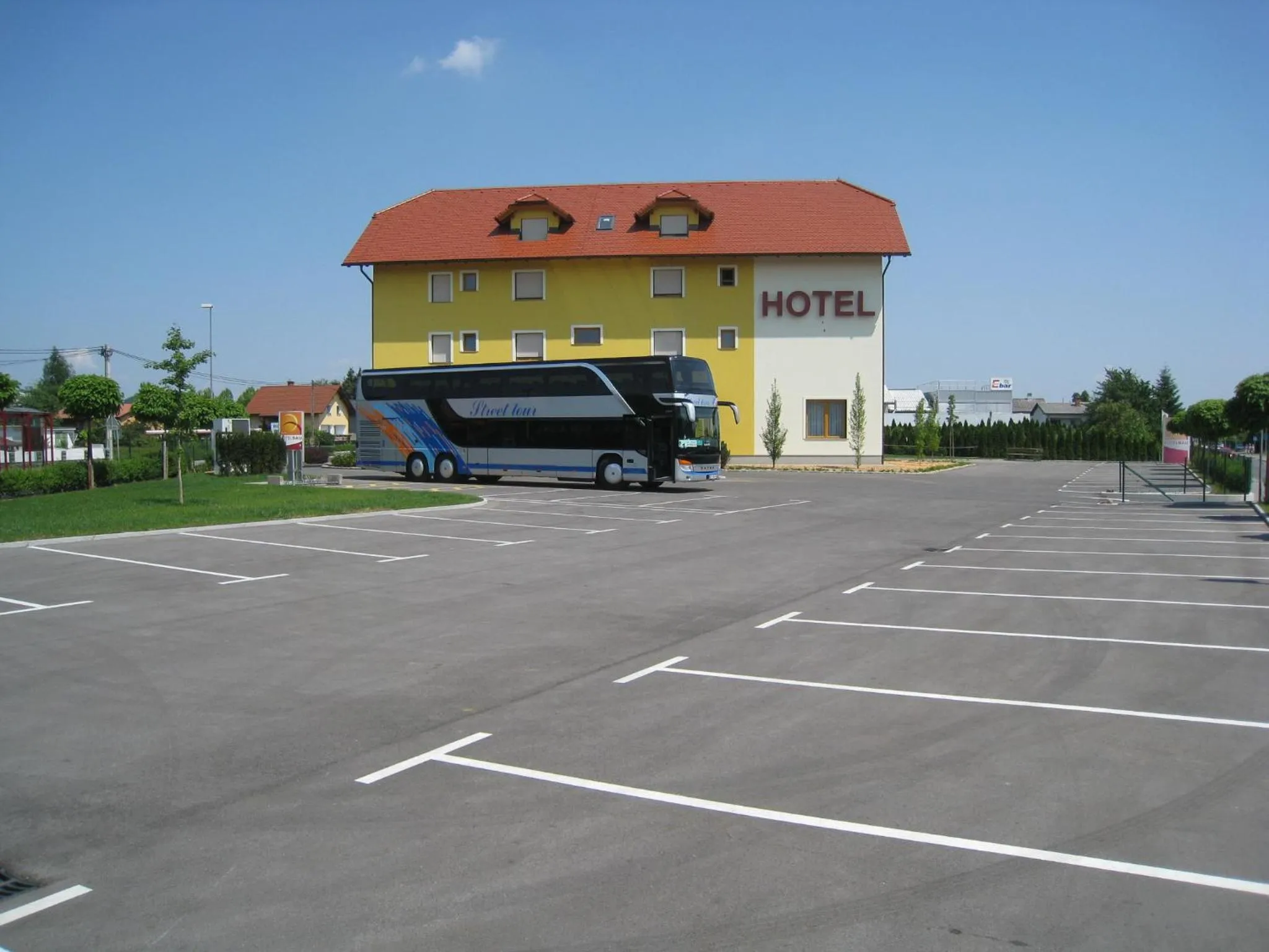 Property building in Hotel Bau Maribor