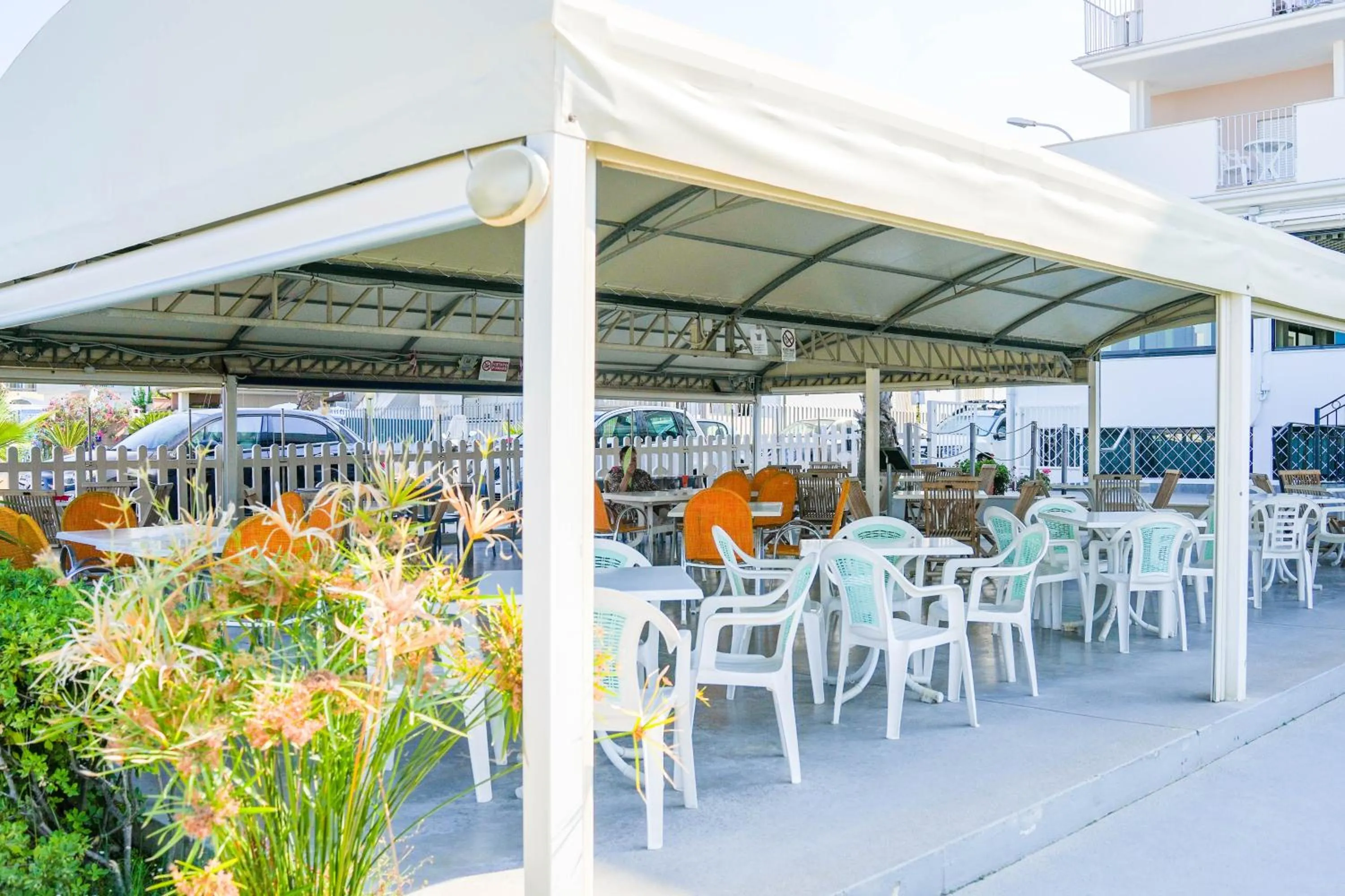 Restaurant/places to eat in Residence Sunrise