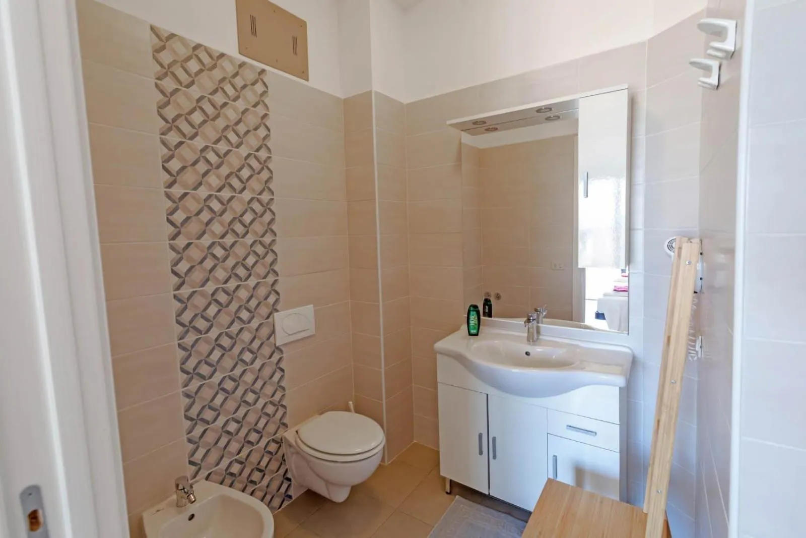 Shower in Residence Sunrise