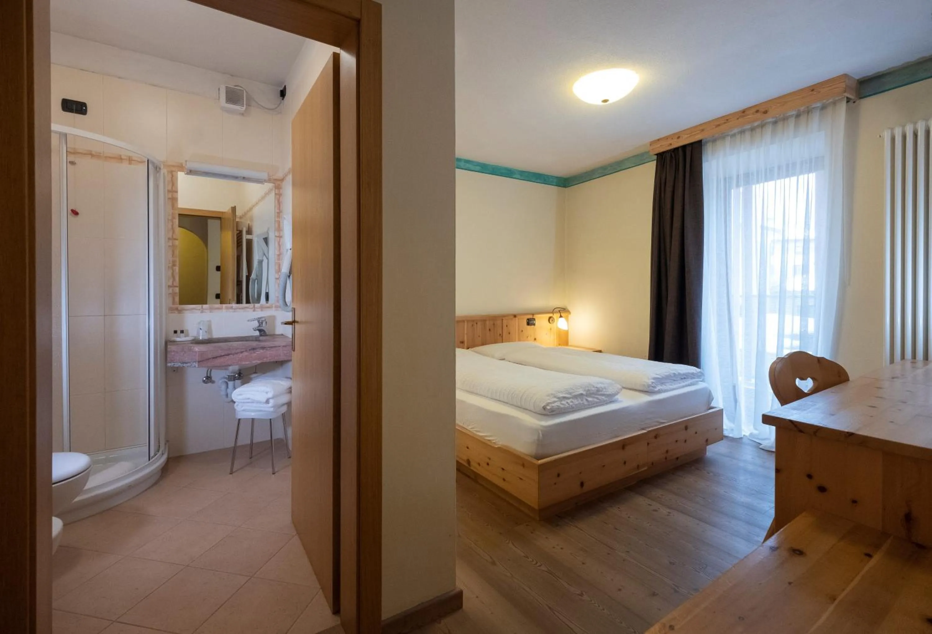 Bathroom, Bed in Active Hotel Rosat
