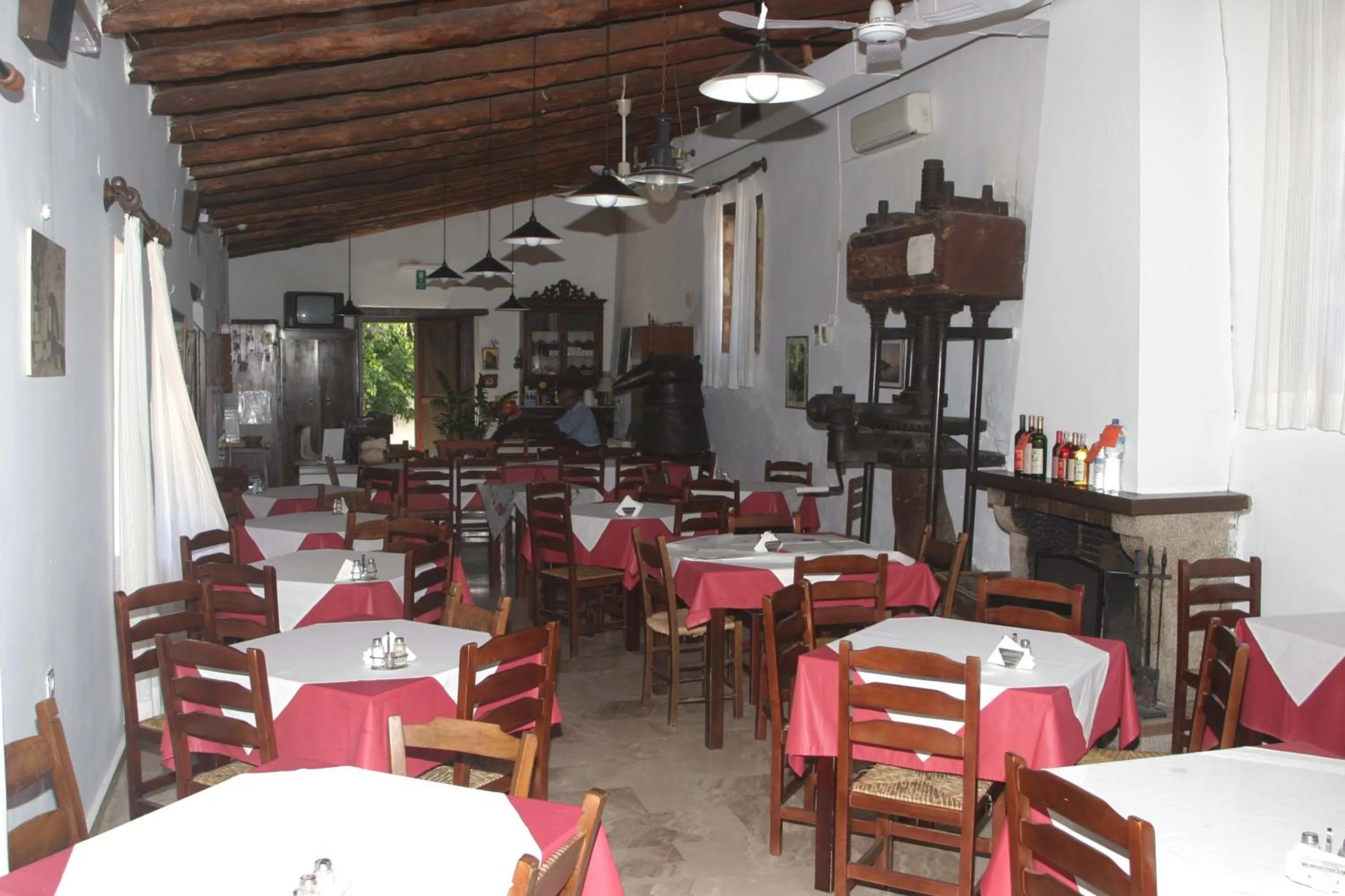 Restaurant/places to eat in Oasis Guesthouse