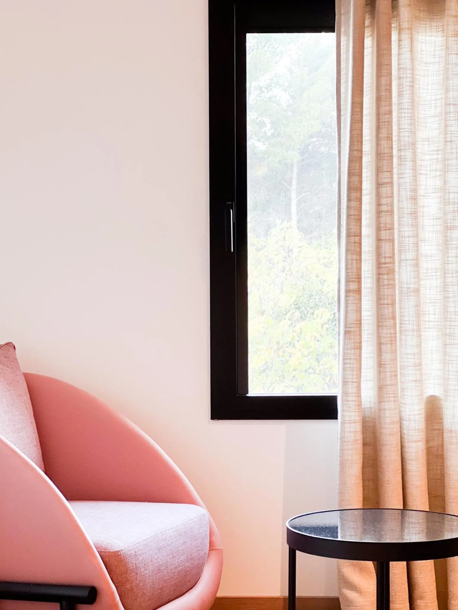 Seating area in Le Néliö