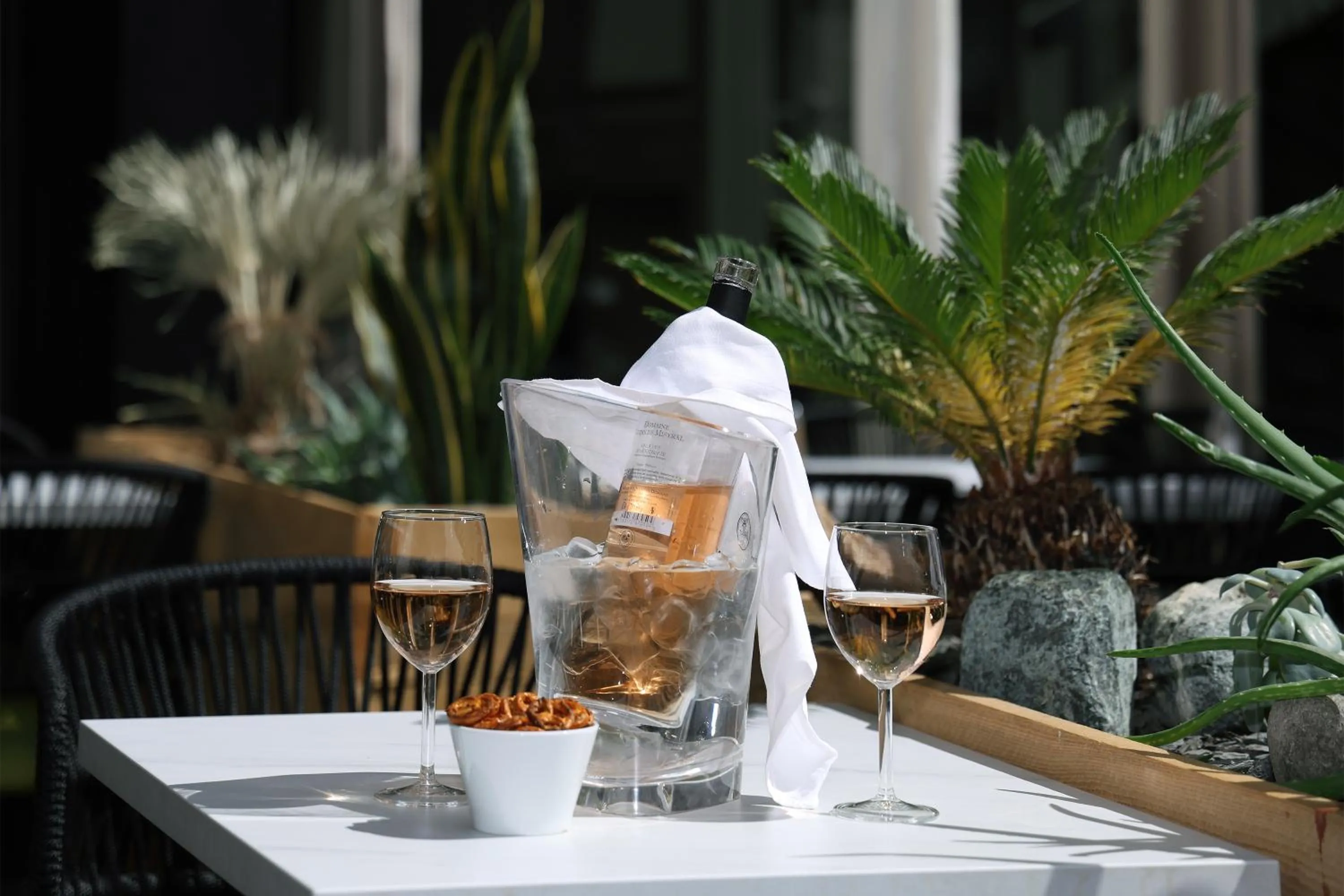 Restaurant/places to eat in Le Néliö