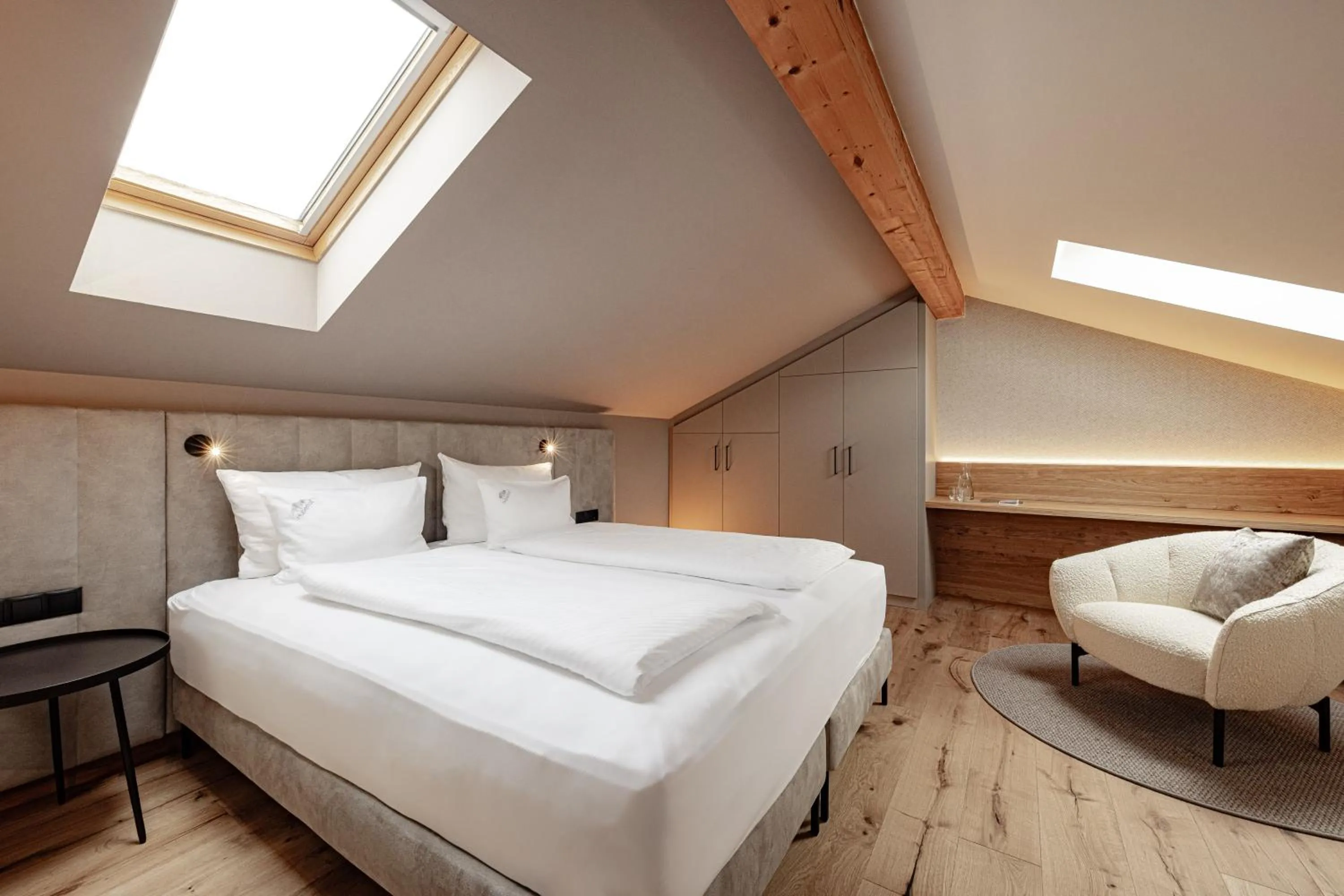 Photo of the whole room, Bed in Panoramahotel Huberhof