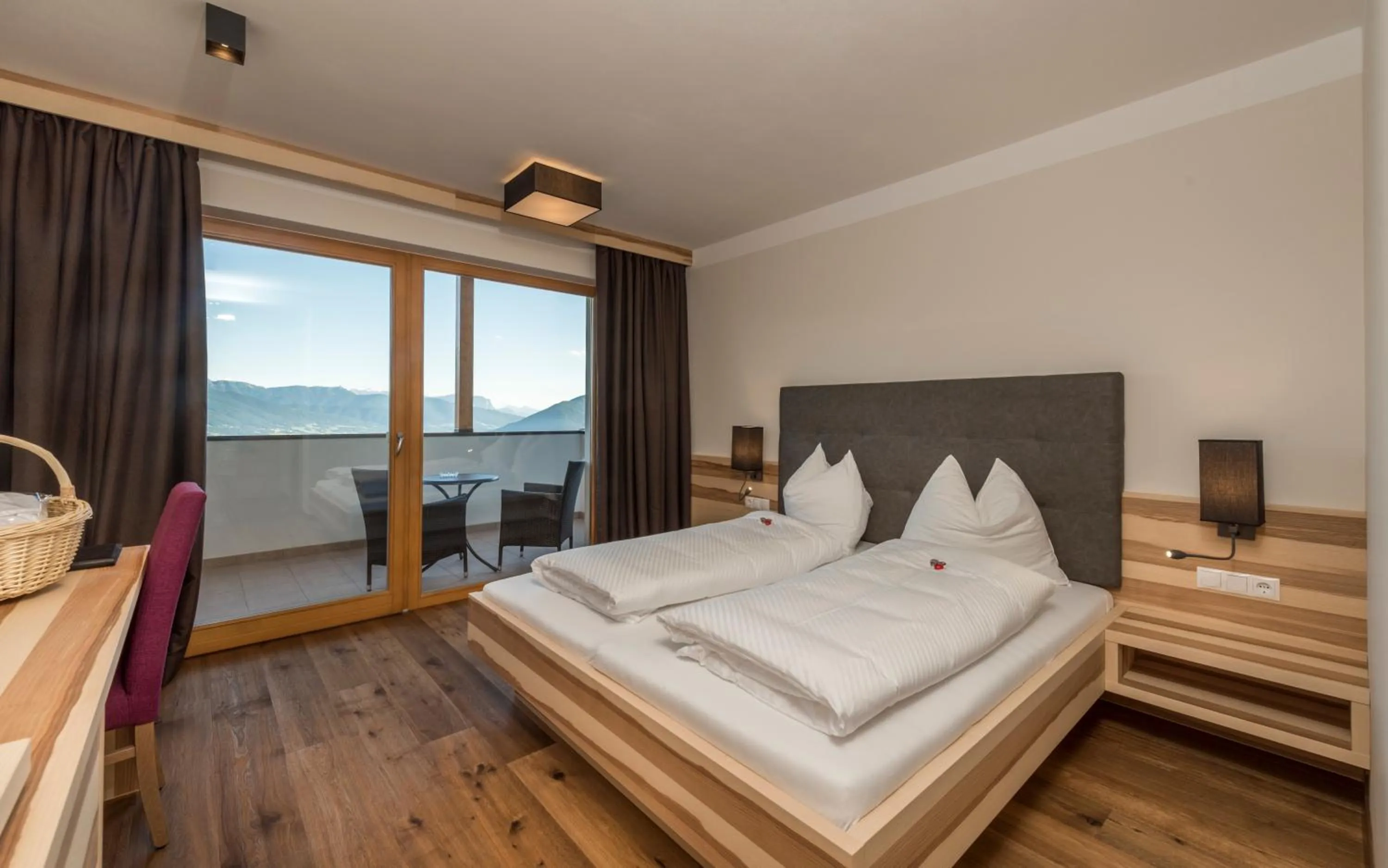 Photo of the whole room, Bed in Panoramahotel Huberhof