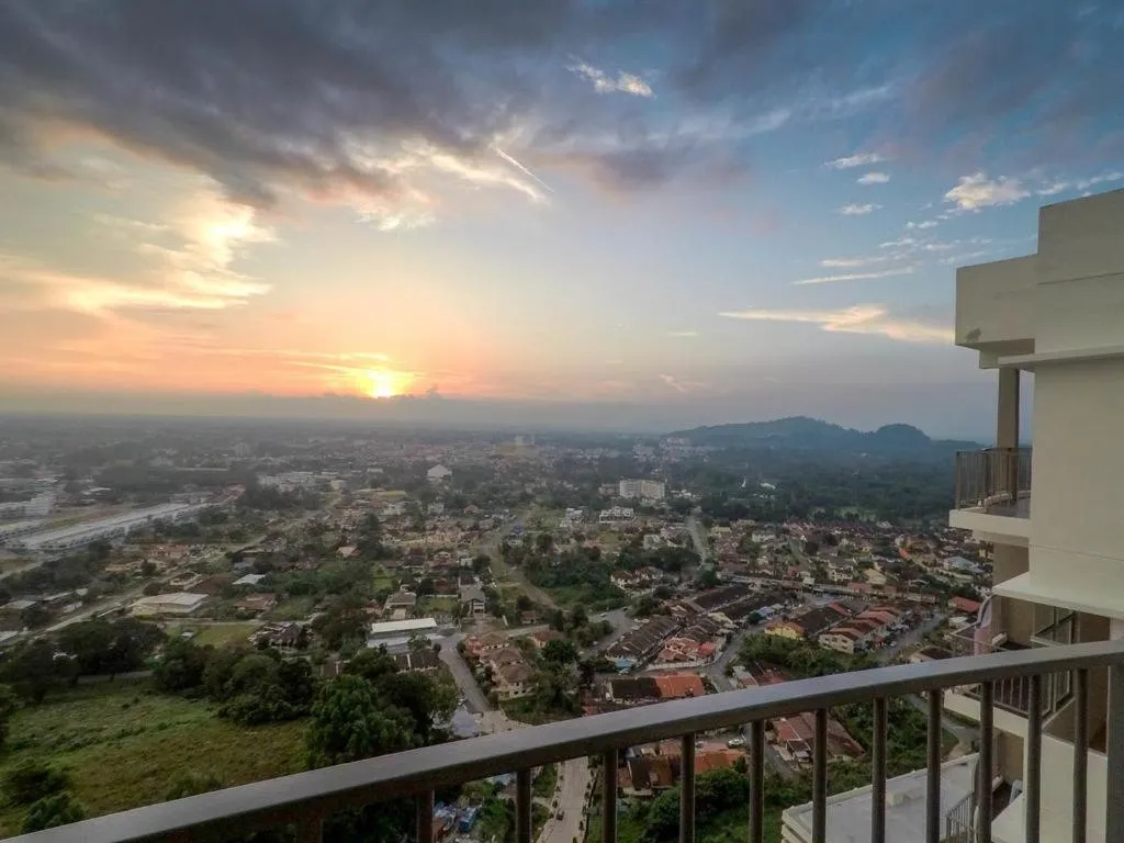 Home Away from Home in Taiping - 3R4B Family & Group Friendly!