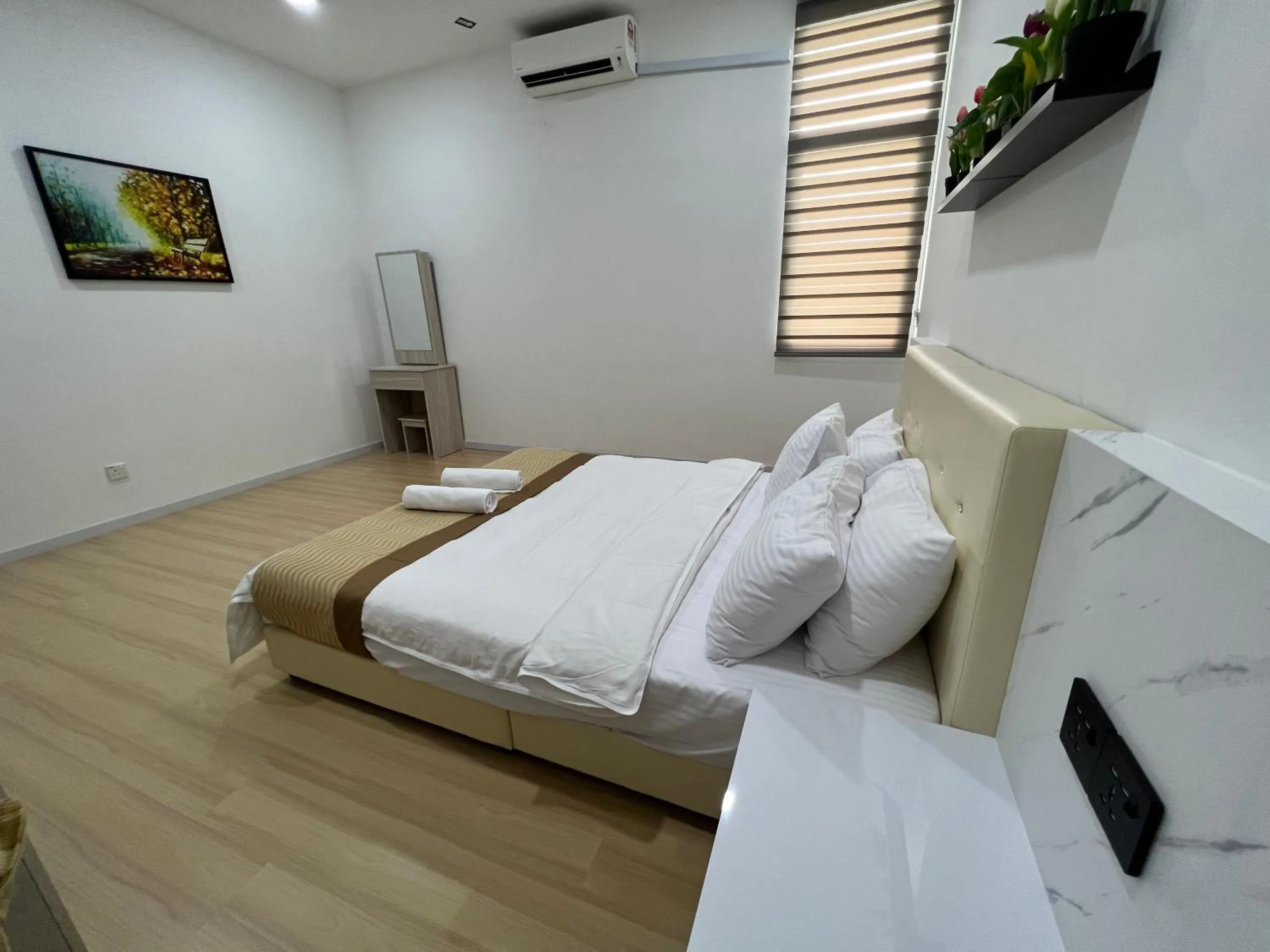 Bed in Home Away from Home in Taiping - 3R4B Family & Group Friendly!