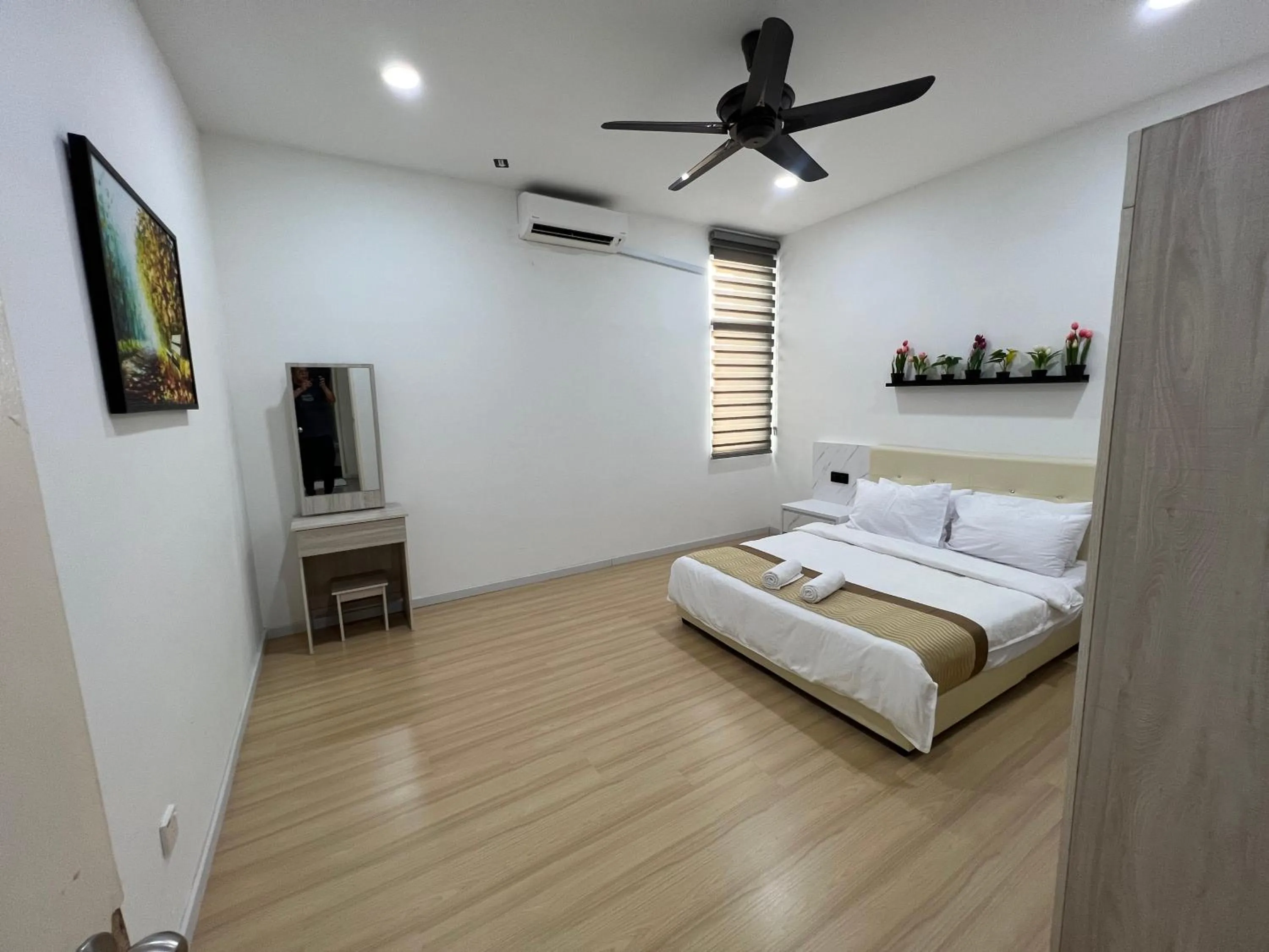 Bed in Home Away from Home in Taiping - 3R4B Family & Group Friendly!