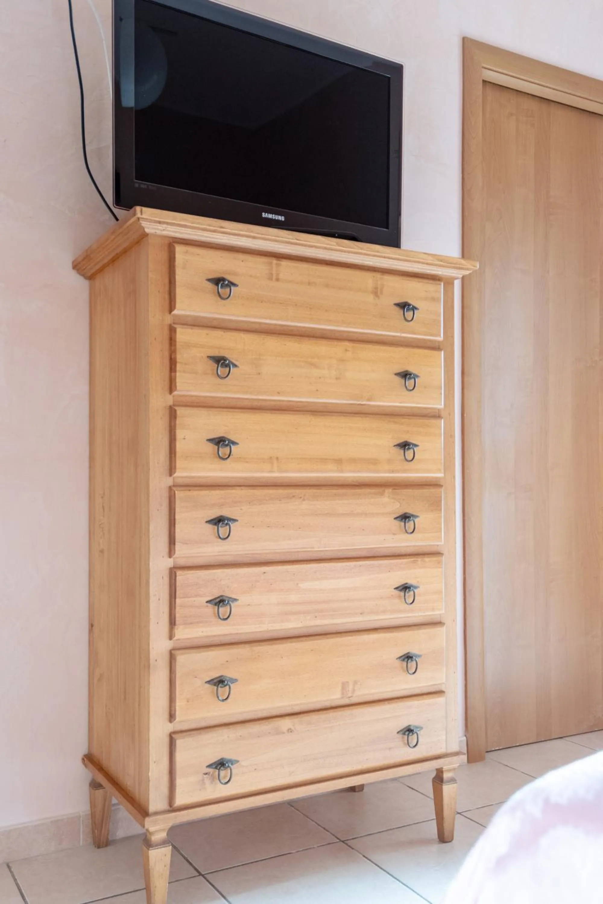 TV and multimedia in I Lecci Guesthouse