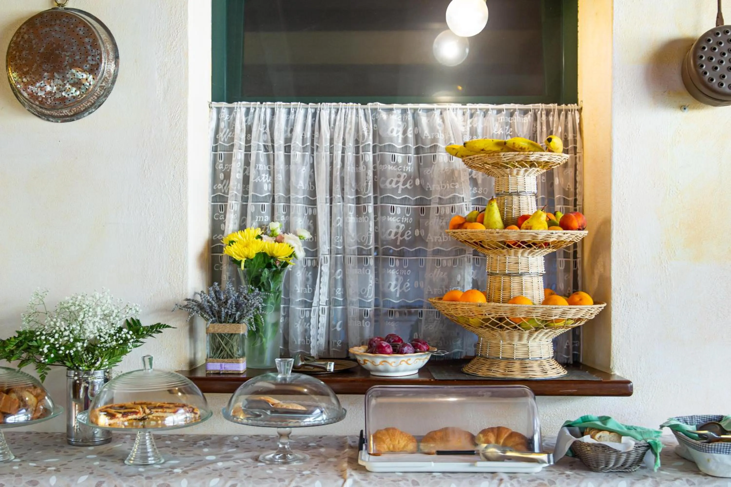 Breakfast in I Lecci Guesthouse